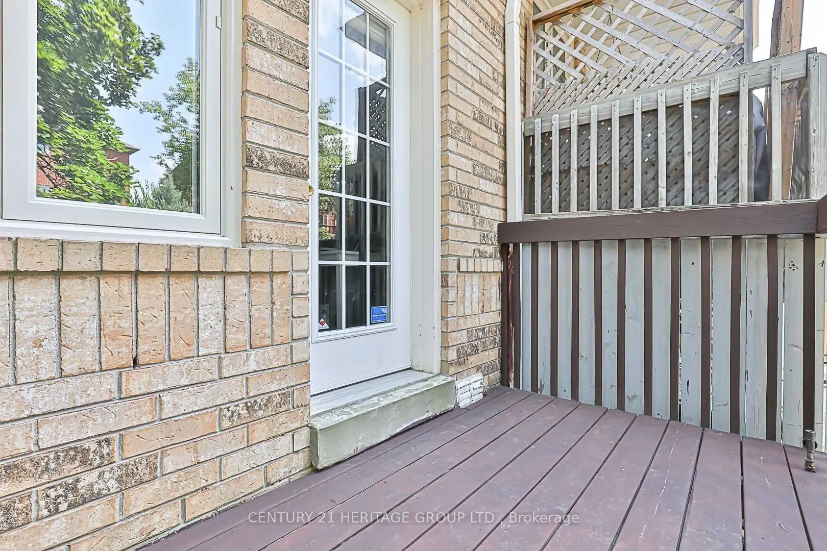 255 Shaftsbury Avenue, #56