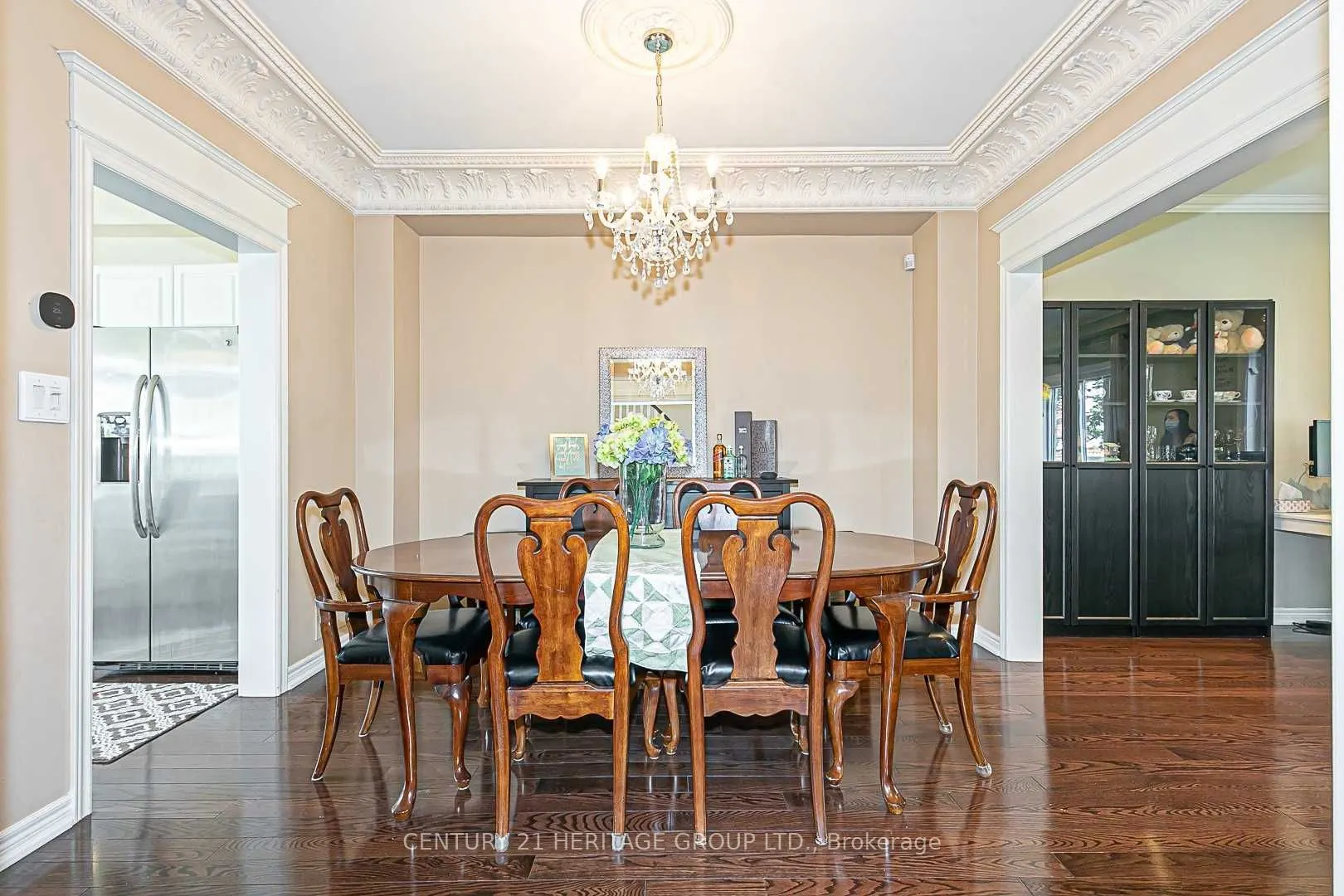 255 Shaftsbury Avenue, #56