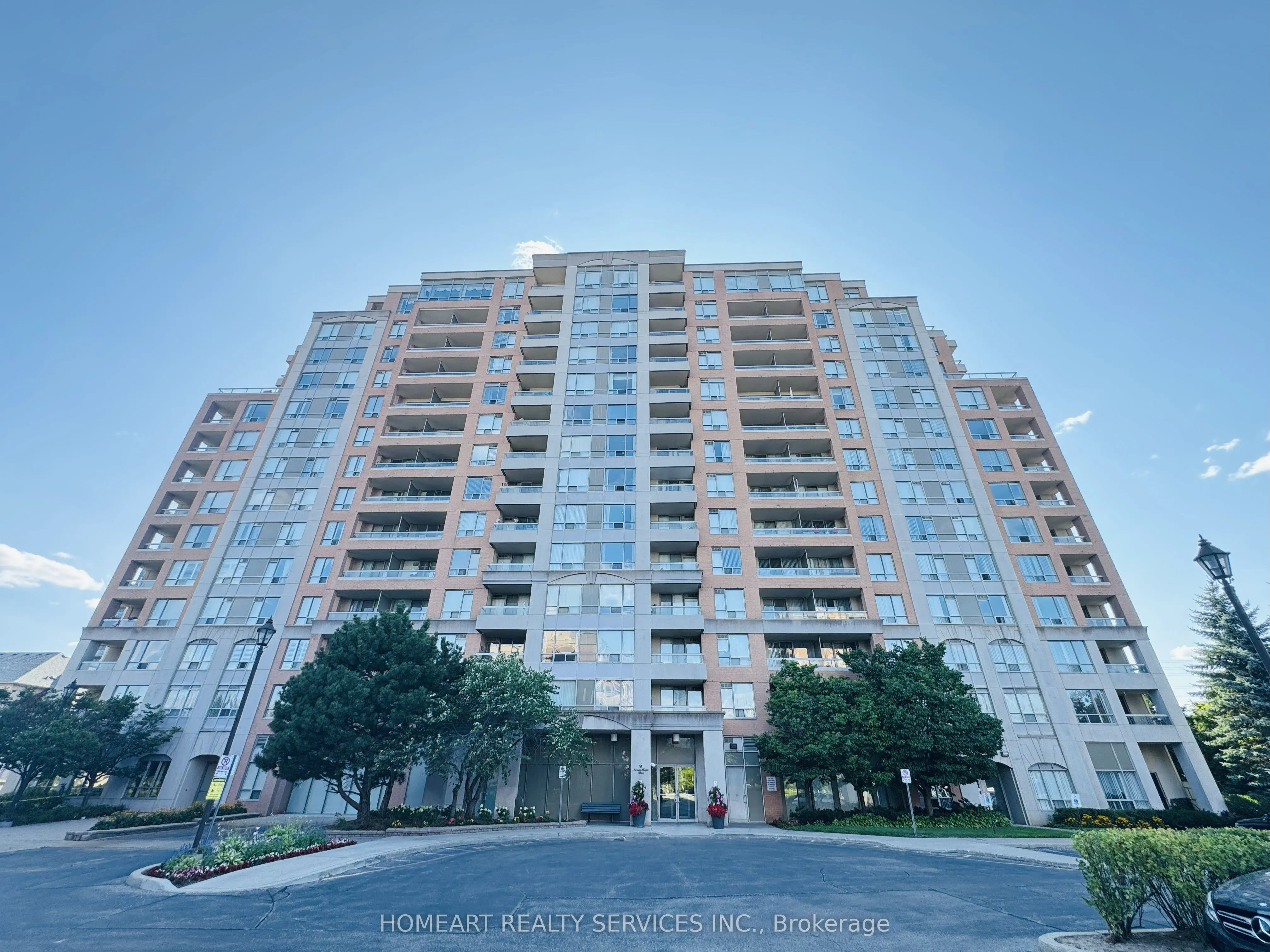 9 Northern Heights Drive, #604