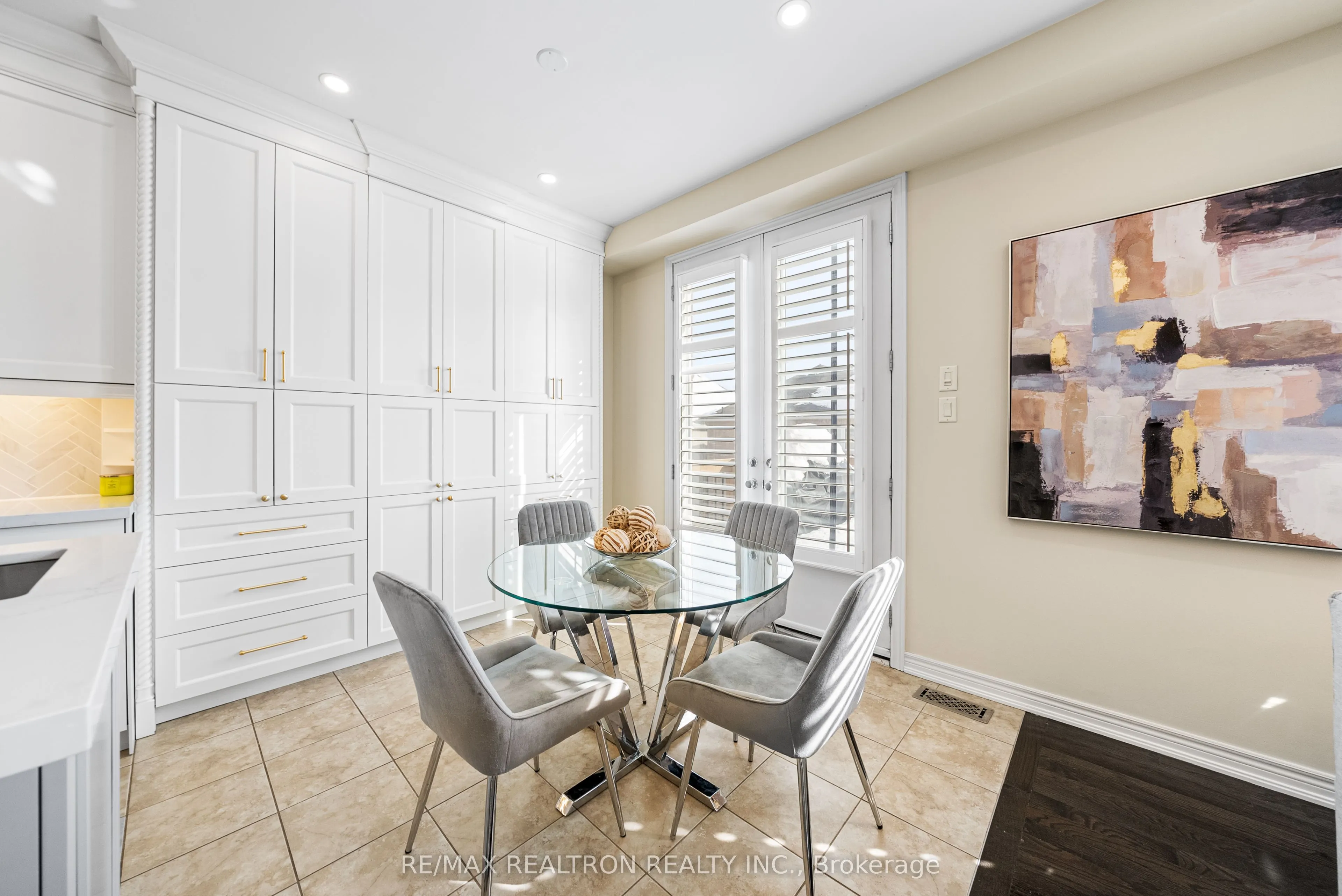 17 Mansard Drive
