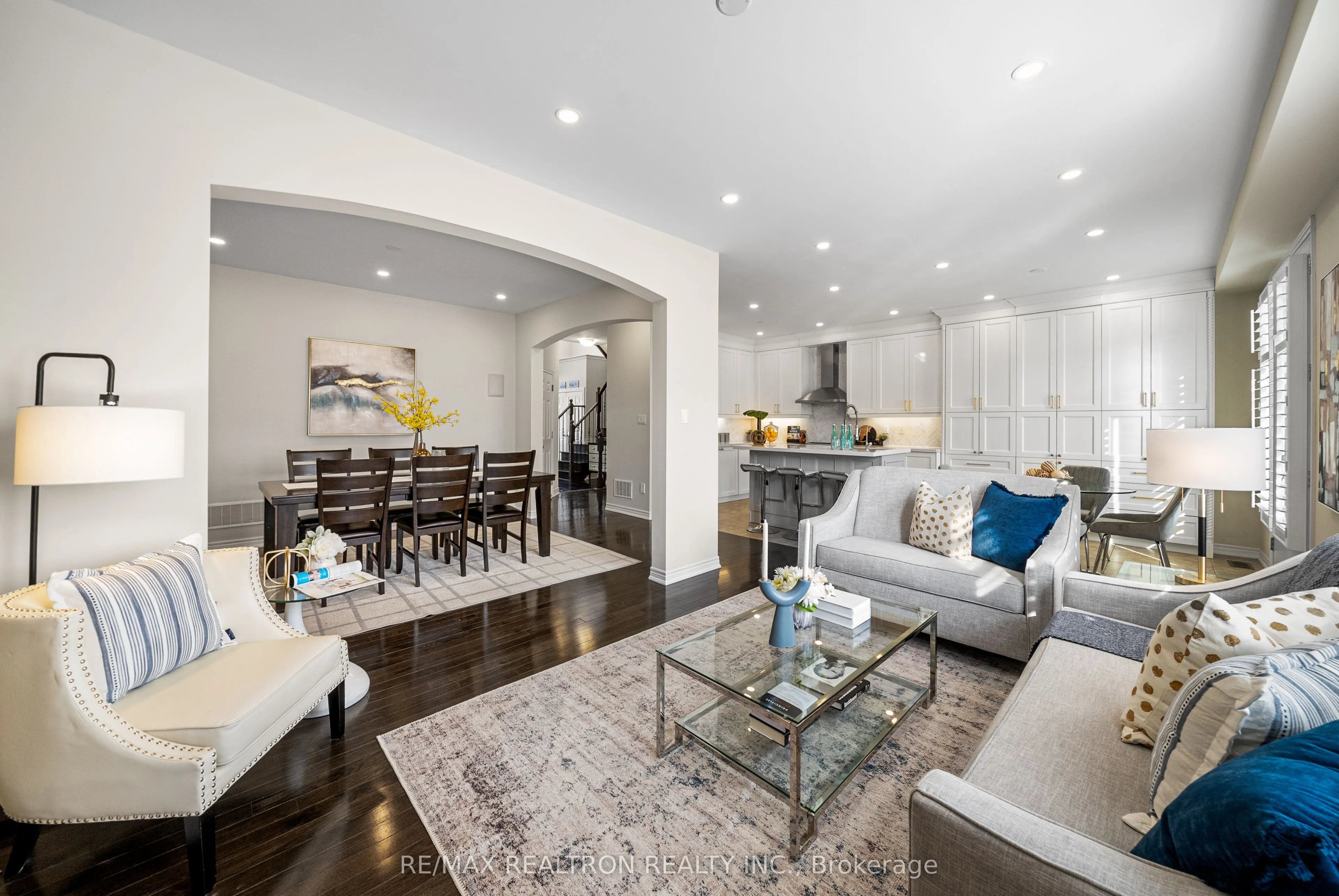 17 Mansard Drive