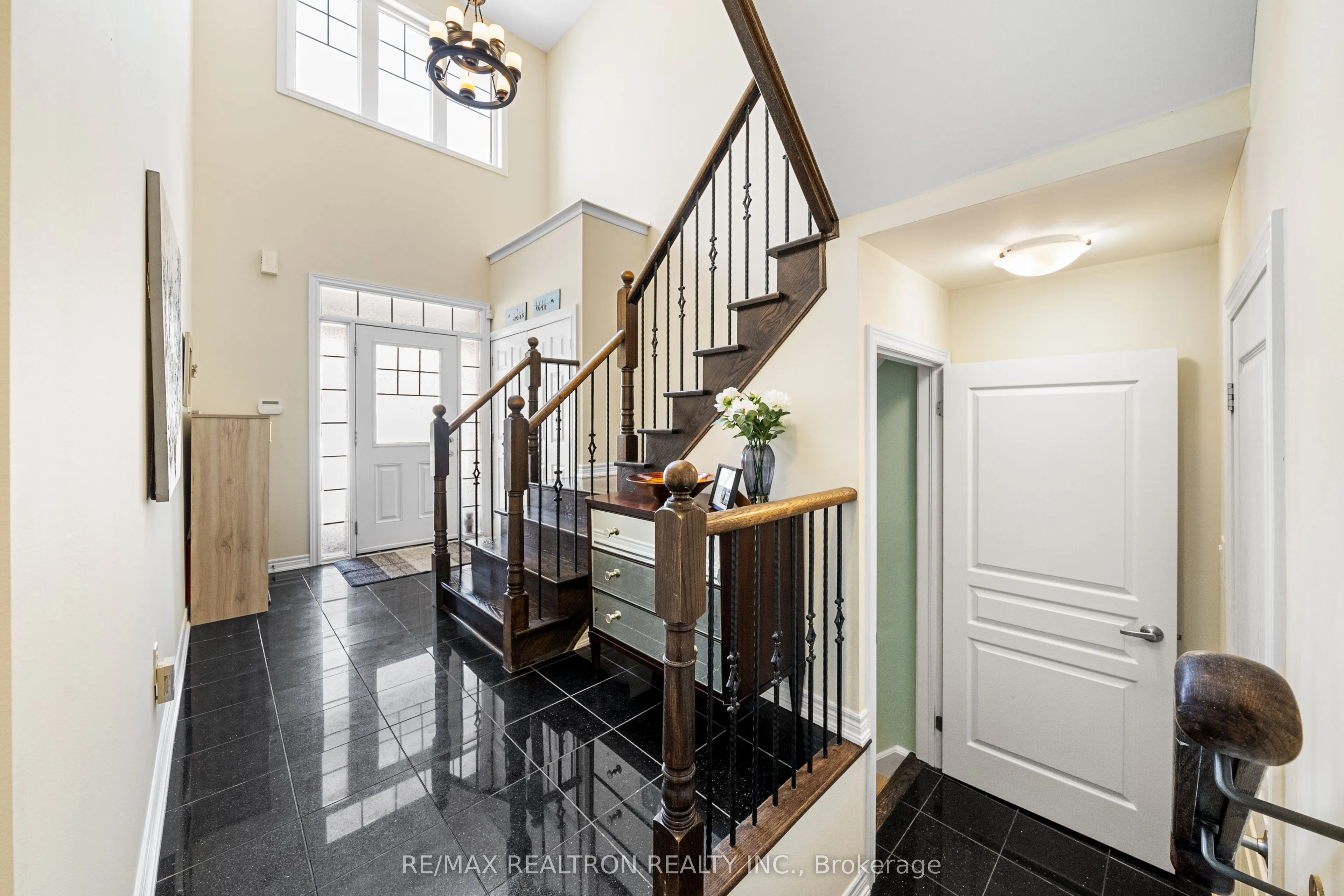 17 Mansard Drive