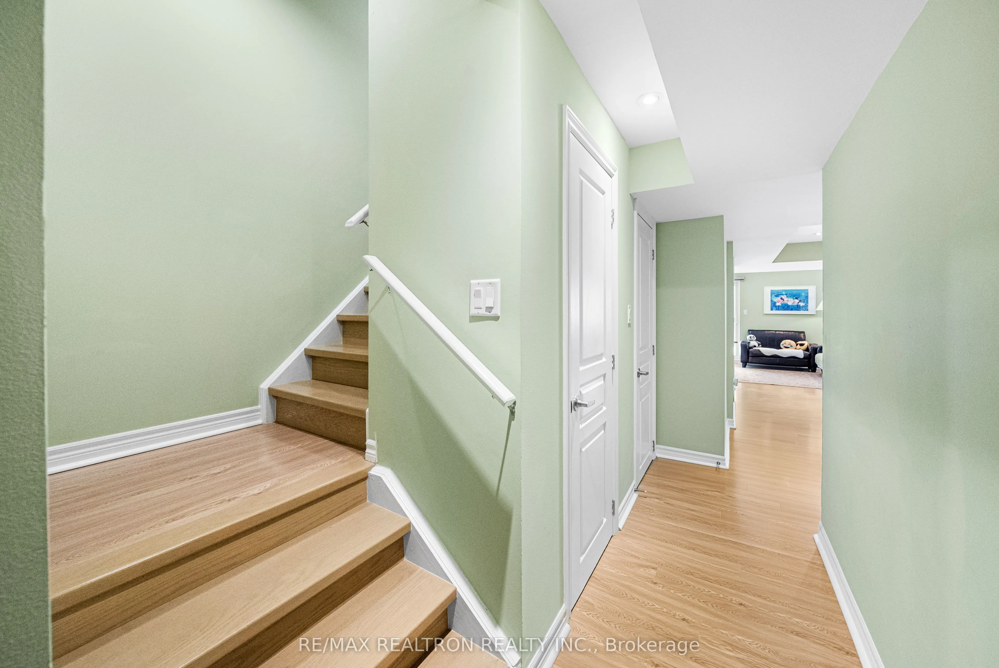17 Mansard Drive