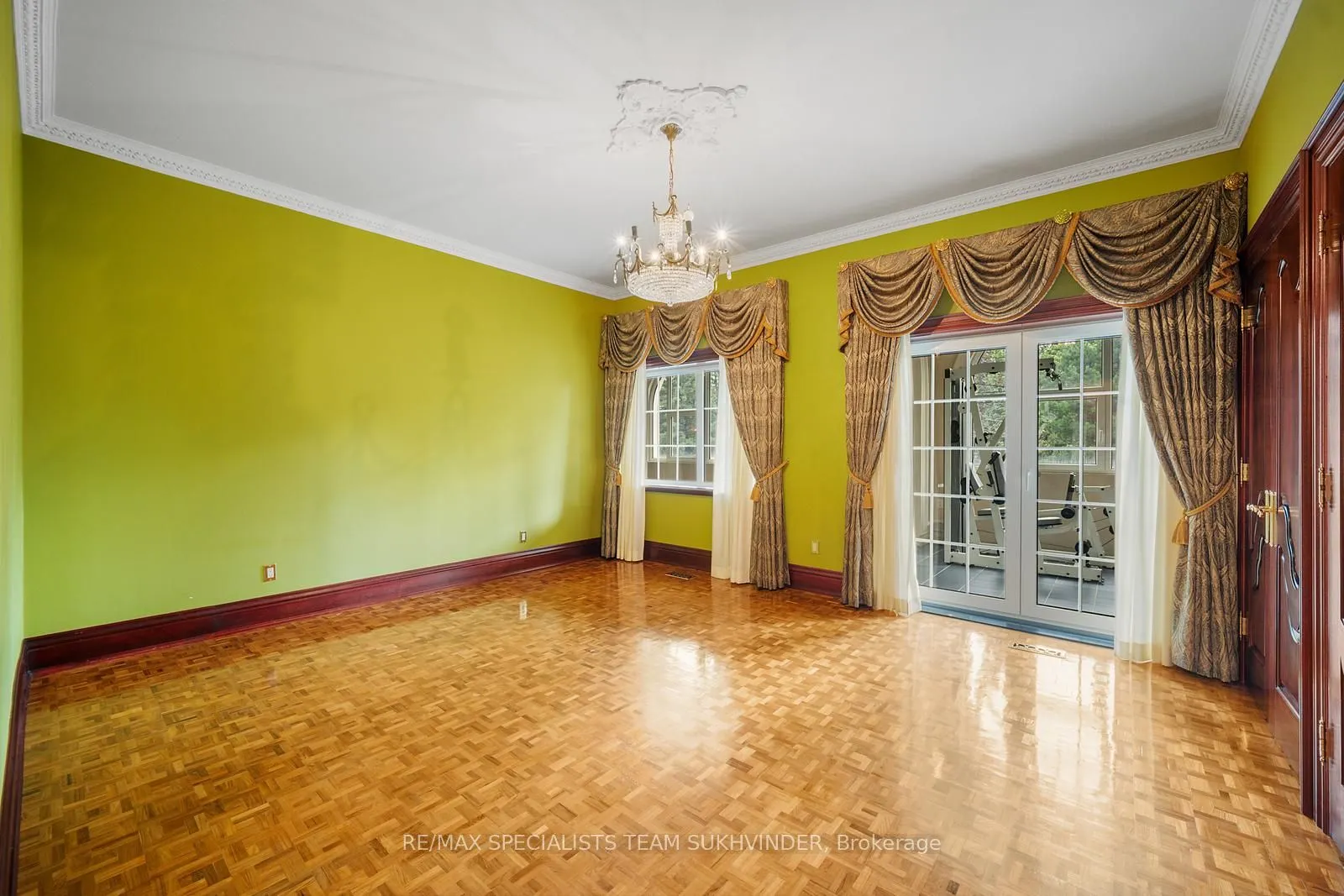 409 Dearbourne Avenue