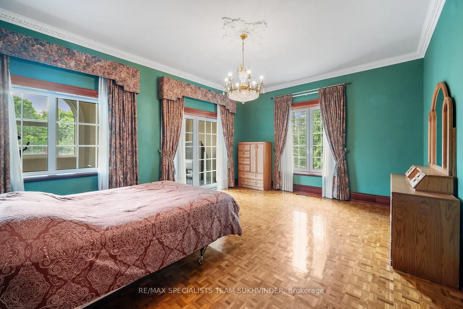 409 Dearbourne Avenue