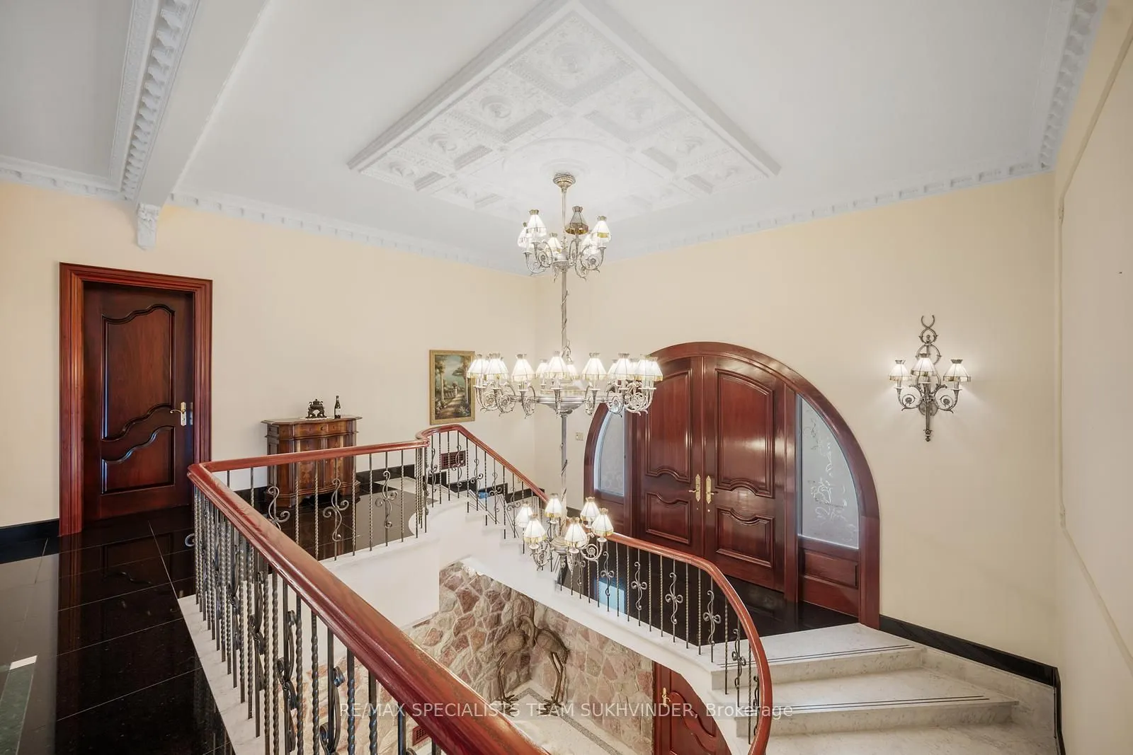 409 Dearbourne Avenue