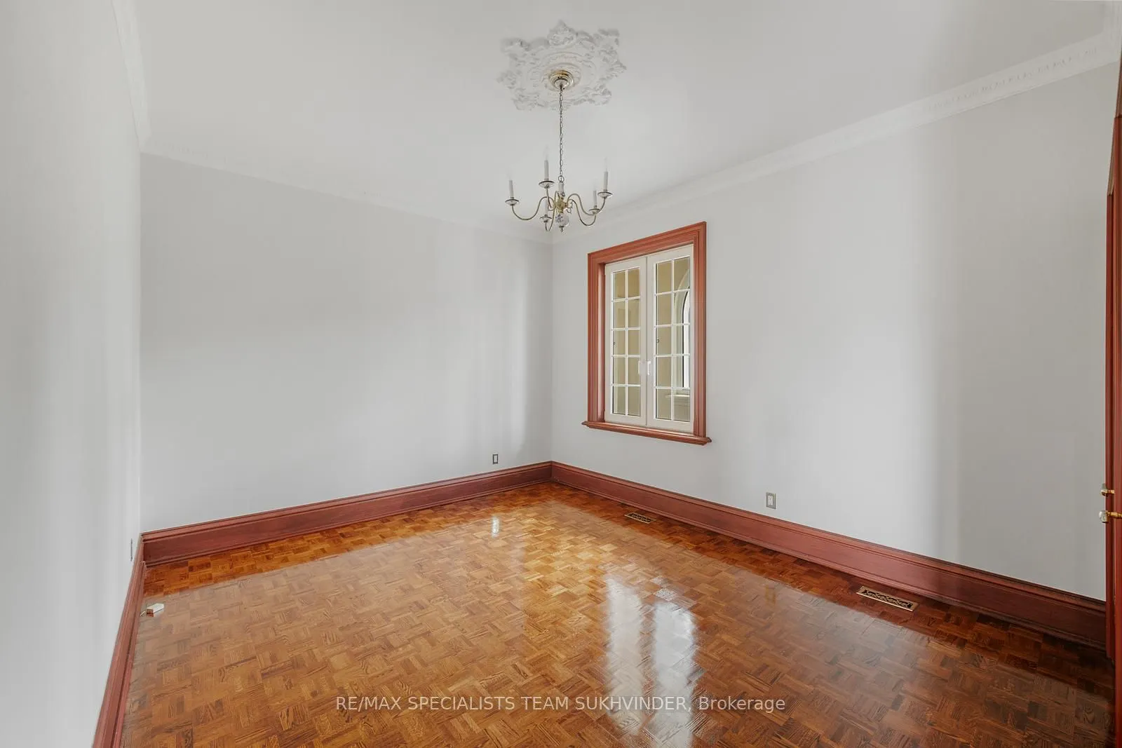 409 Dearbourne Avenue