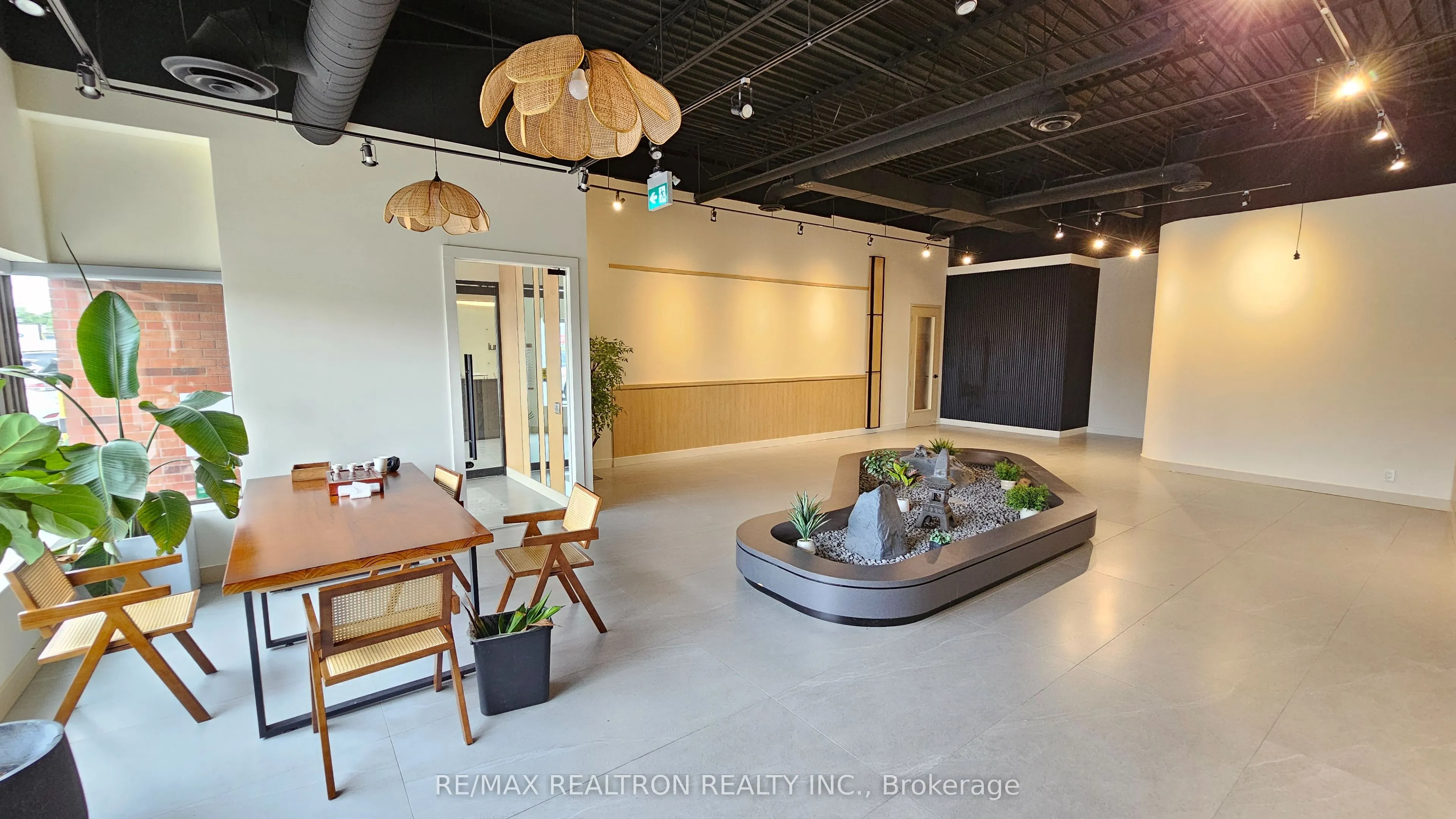 8365 Woodbine Avenue, #101A
