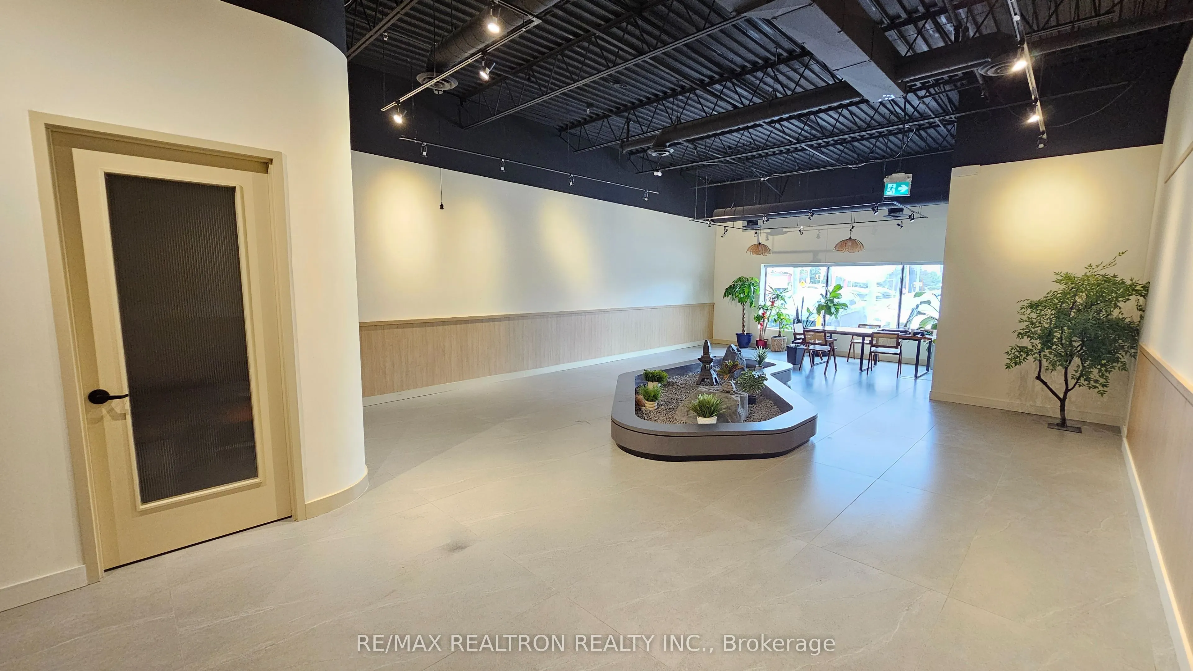 8365 Woodbine Avenue, #101A