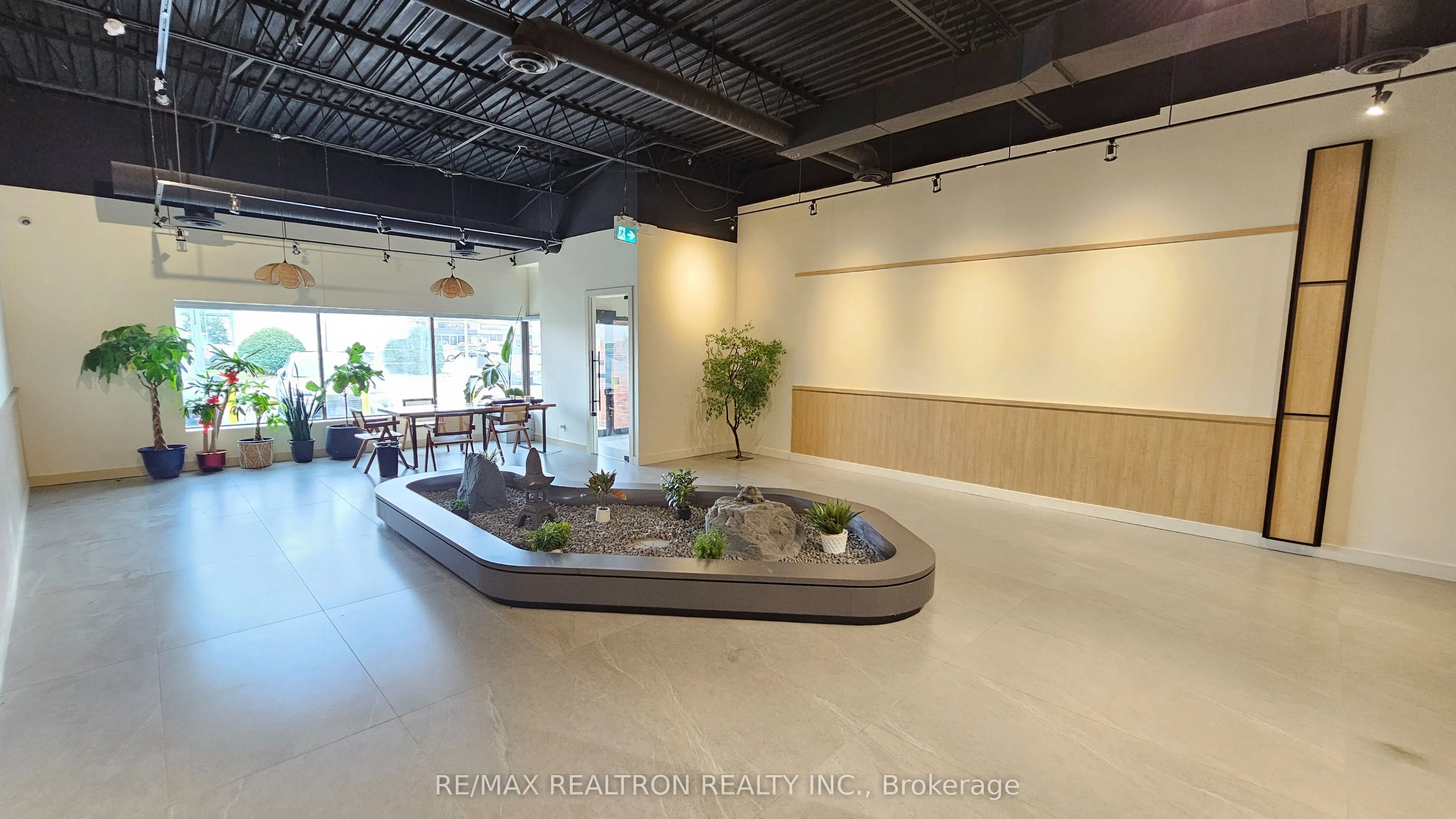 8365 Woodbine Avenue, #101A
