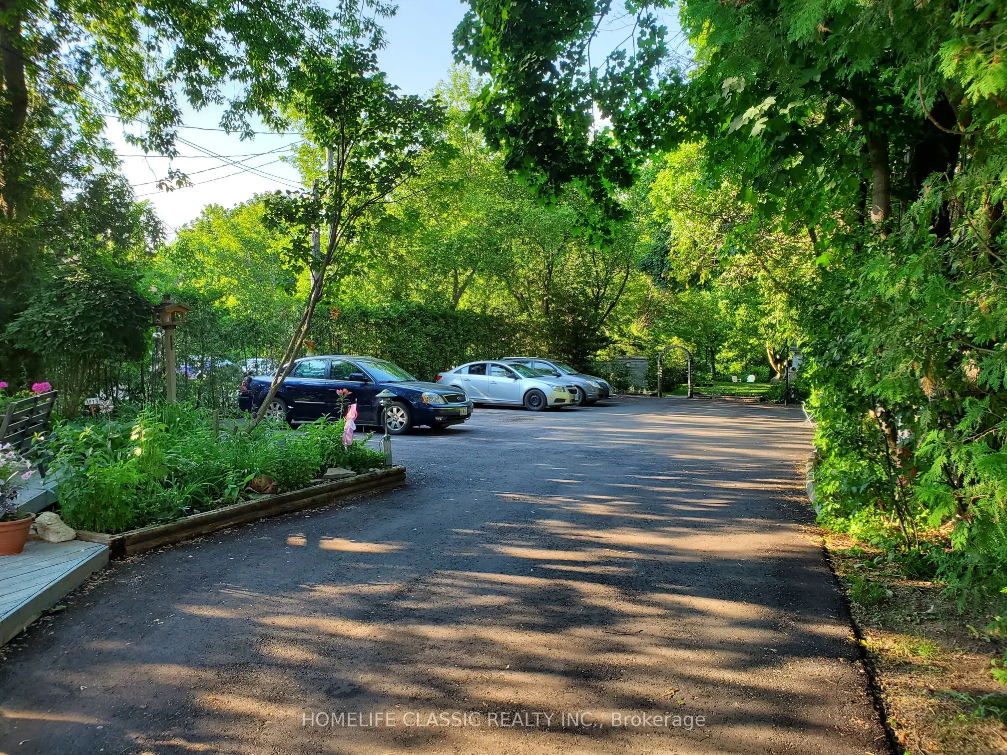 396 Simcoe Street, #2