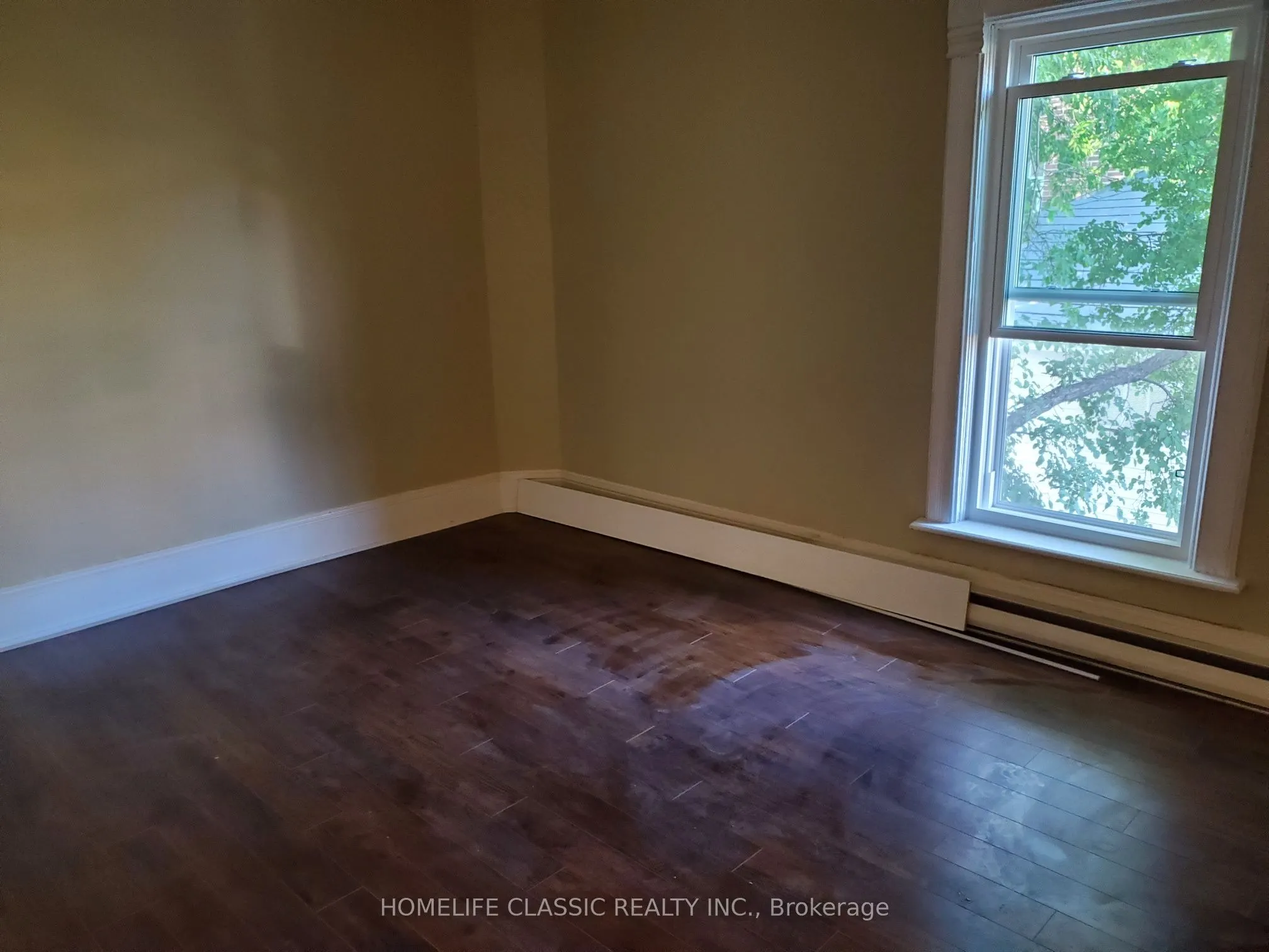 396 Simcoe Street, #2
