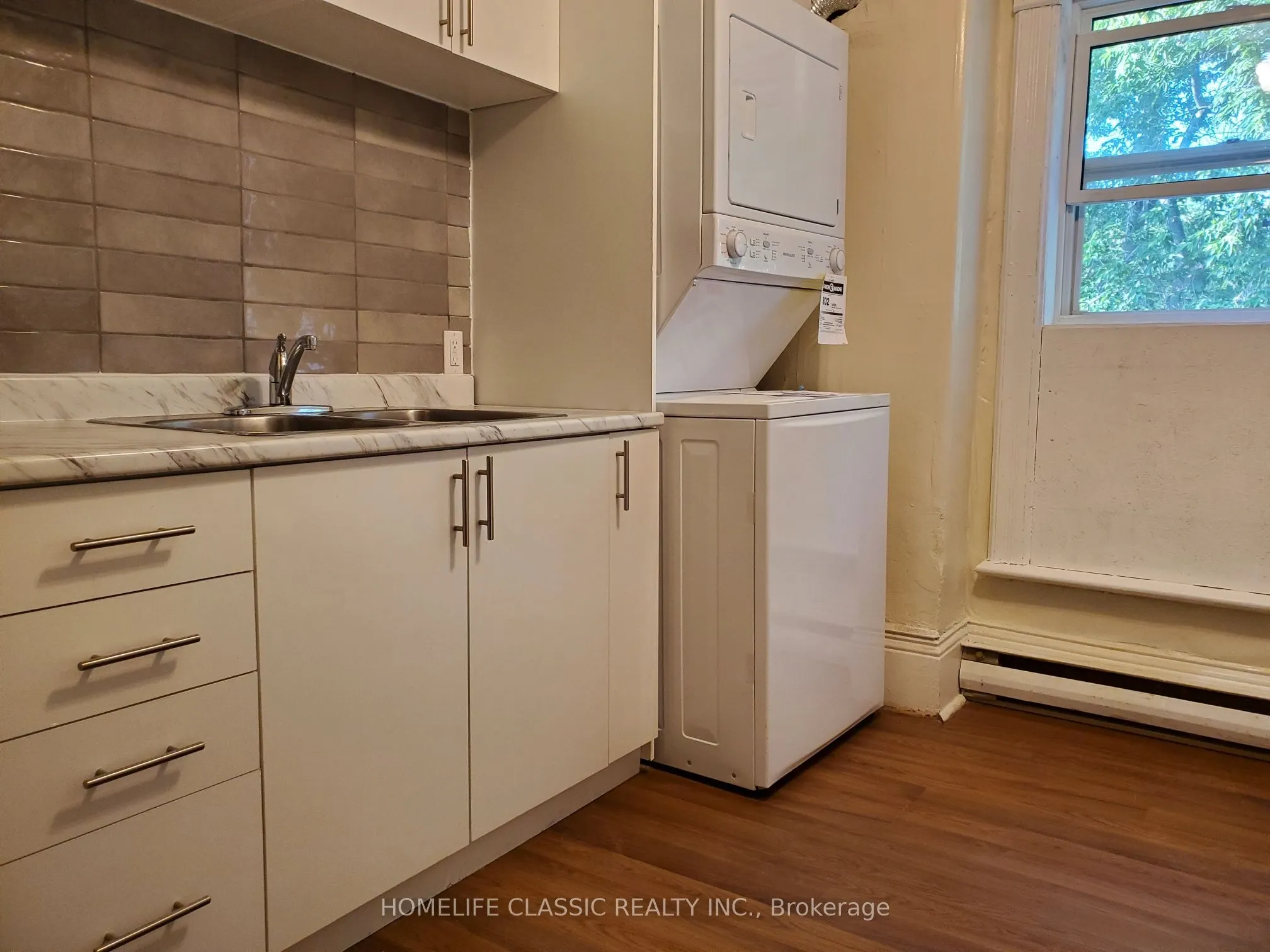 396 Simcoe Street, #2
