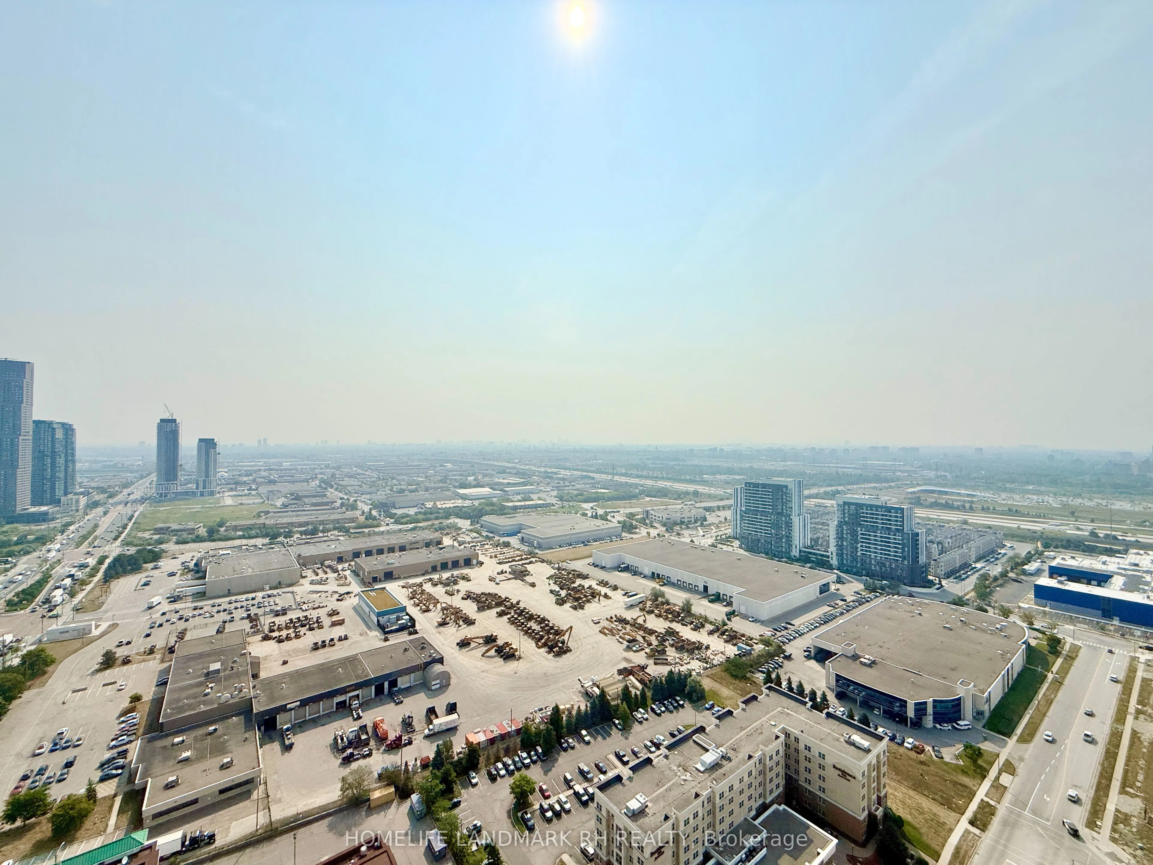 28 Interchange Way, #3806