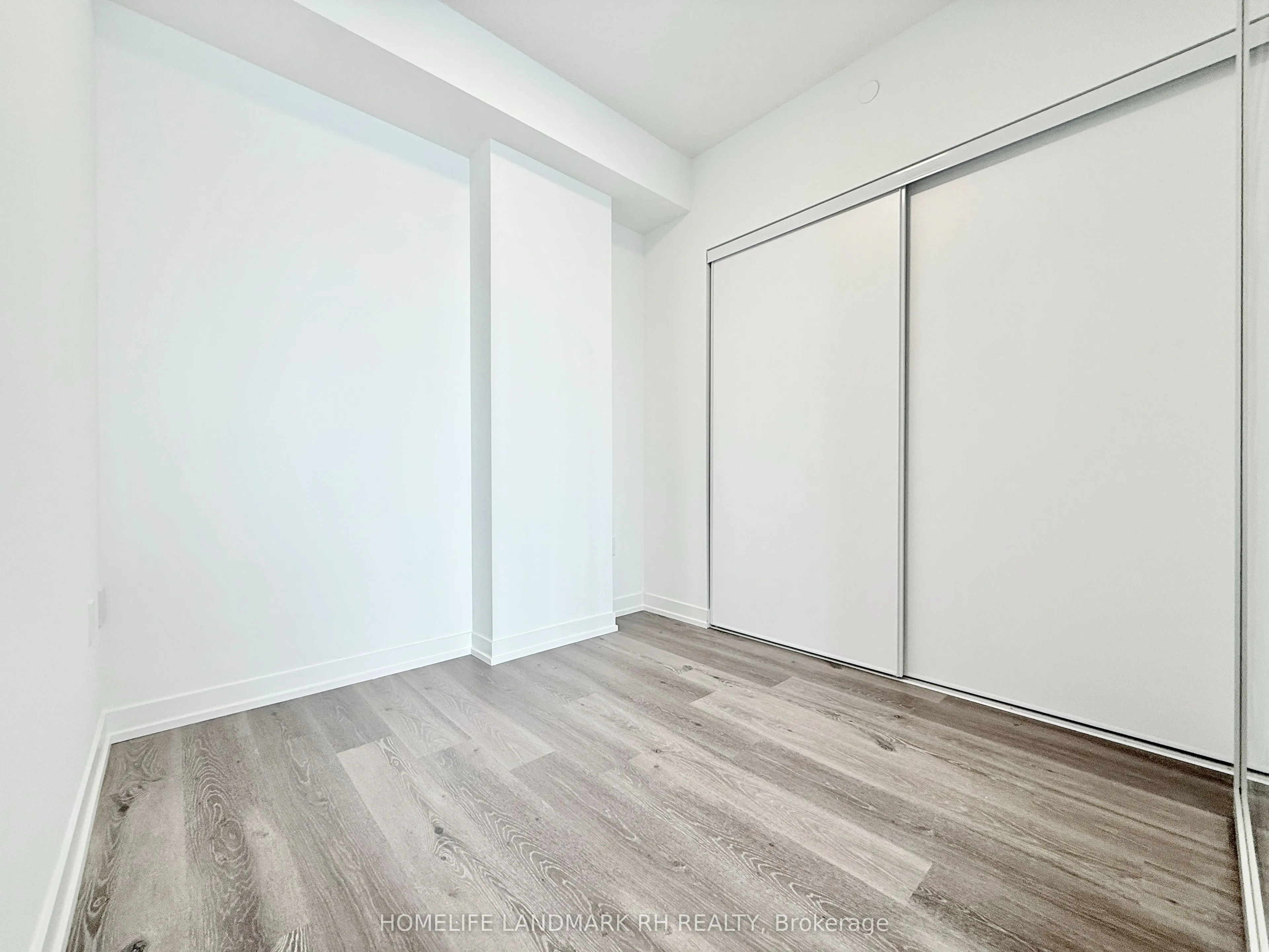 28 Interchange Way, #3806
