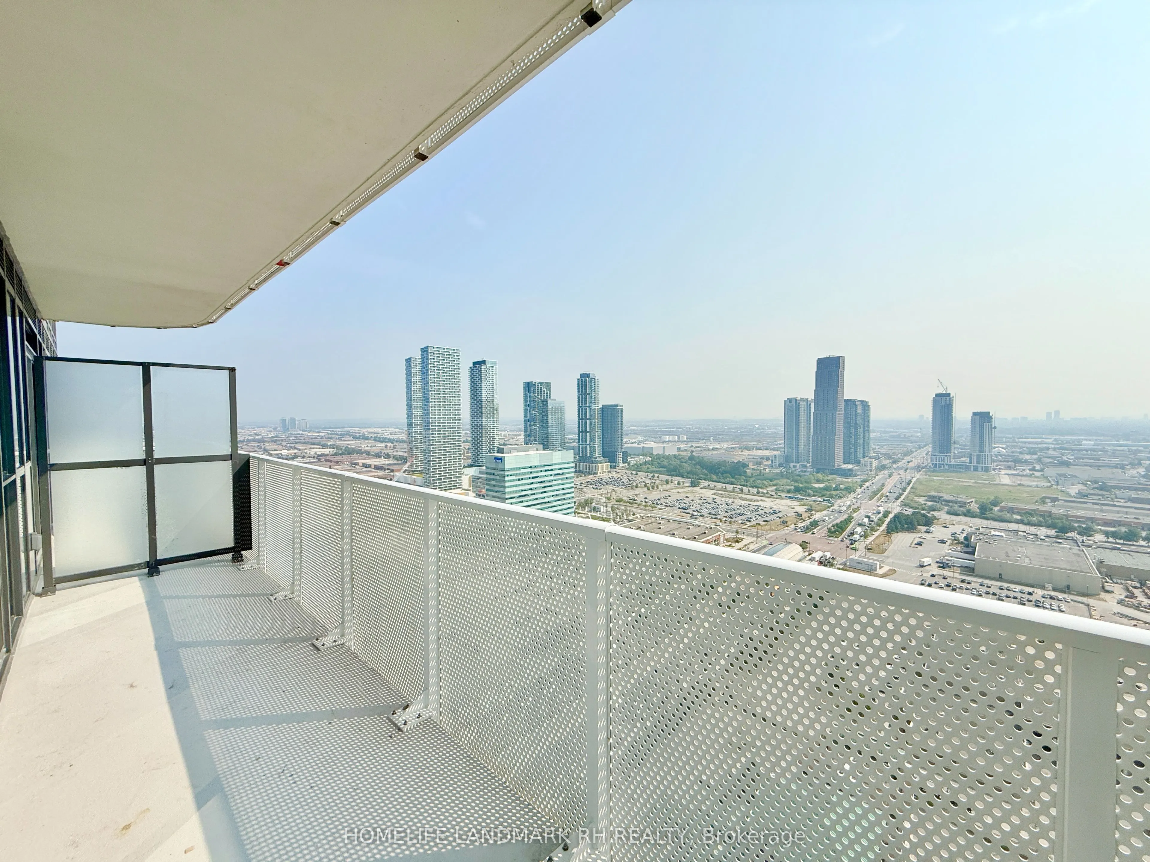 28 Interchange Way, #3806