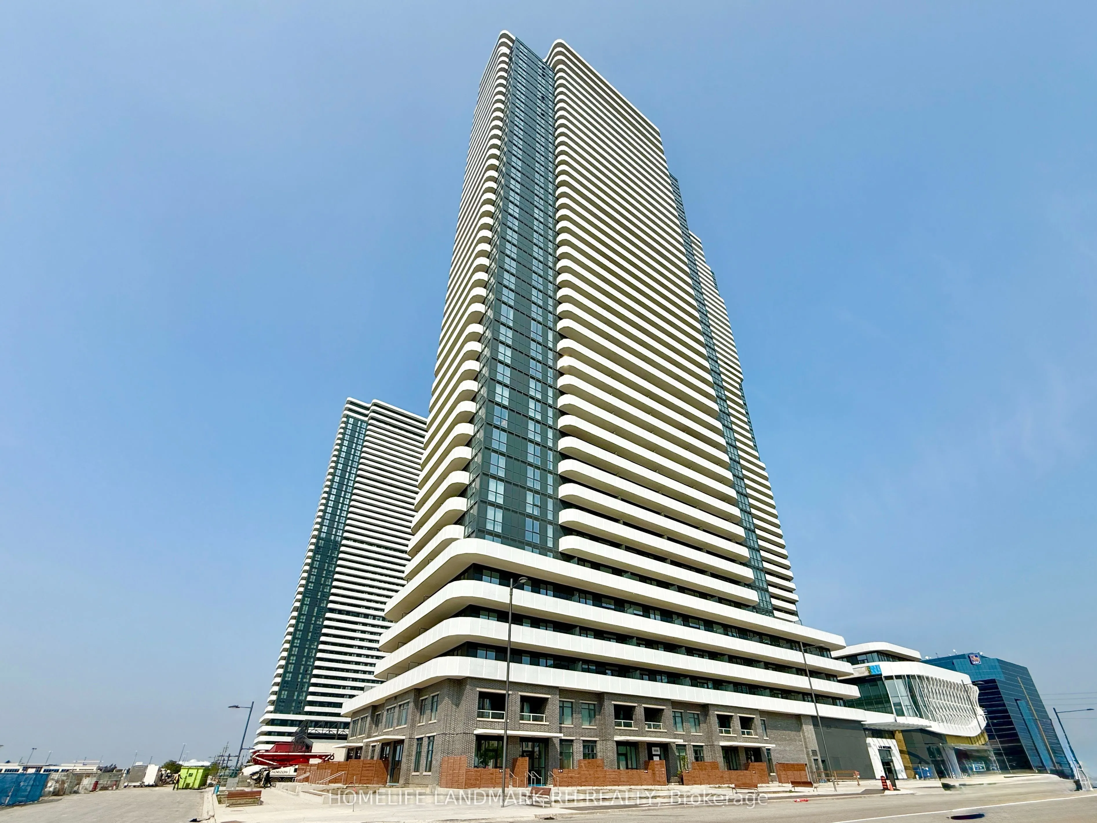 28 Interchange Way, #3806