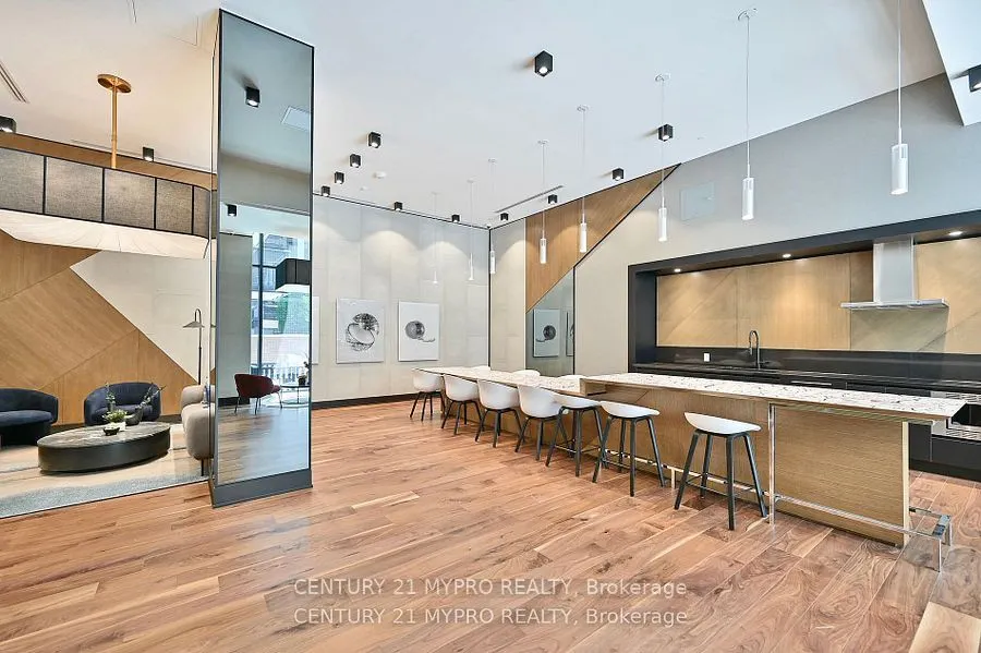 38 Simcoe Promenade, #317C