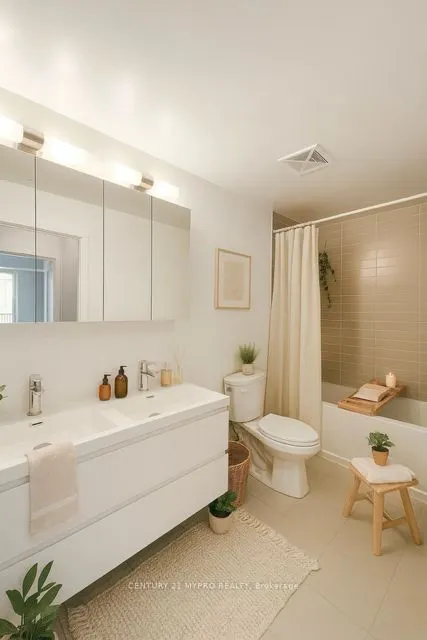 38 Simcoe Promenade, #317C