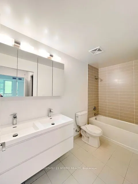 38 Simcoe Promenade, #317C