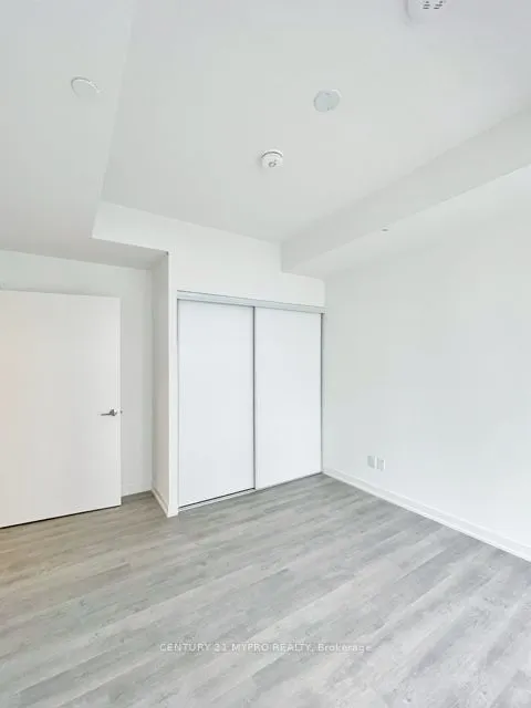 38 Simcoe Promenade, #317C