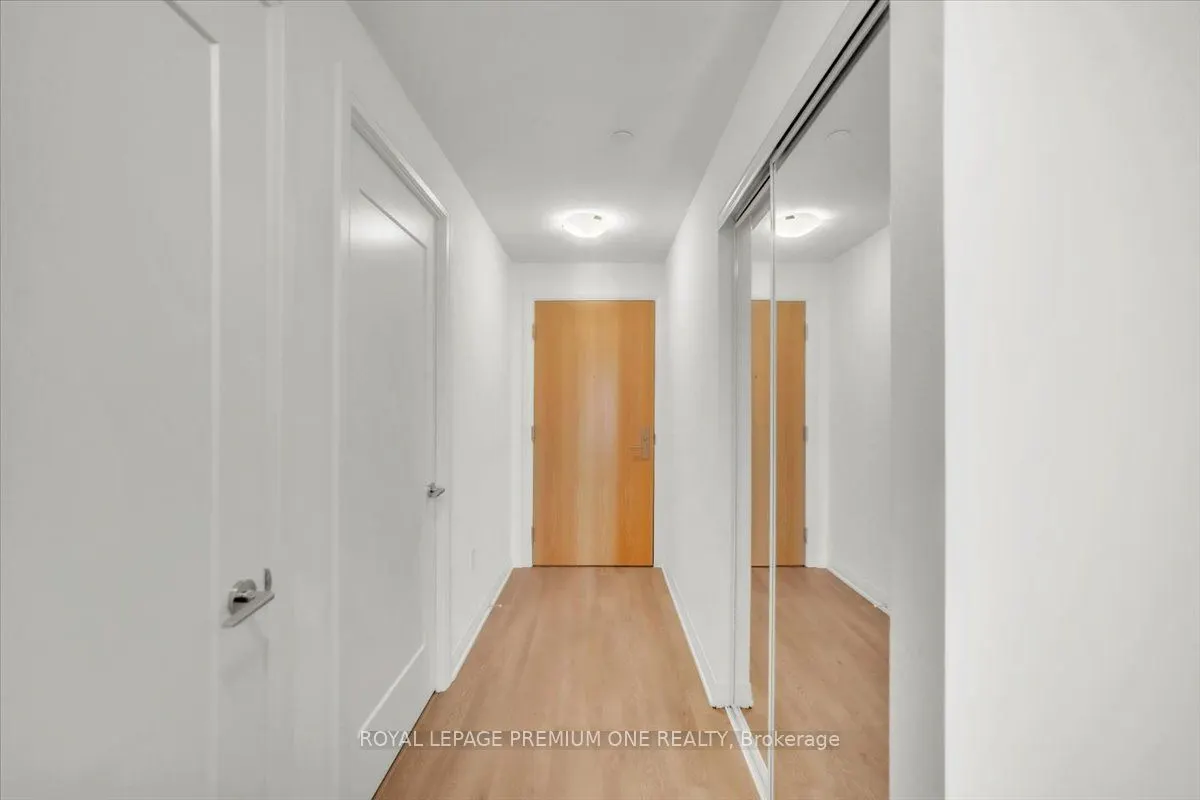 8960 Jane Street, #2102