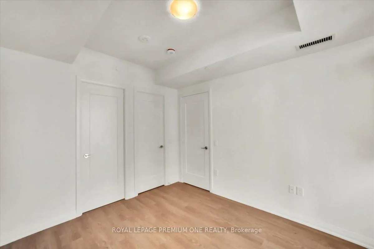 8960 Jane Street, #2102