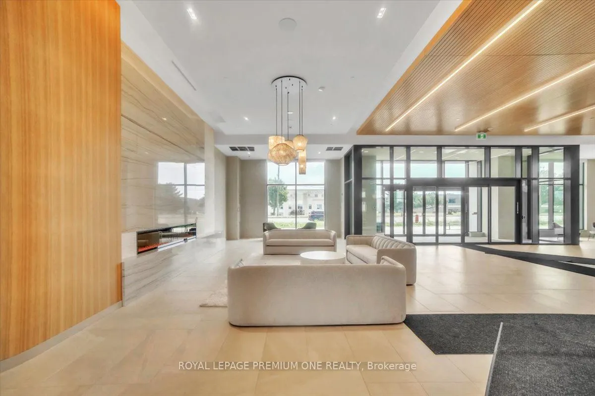 8960 Jane Street, #2102