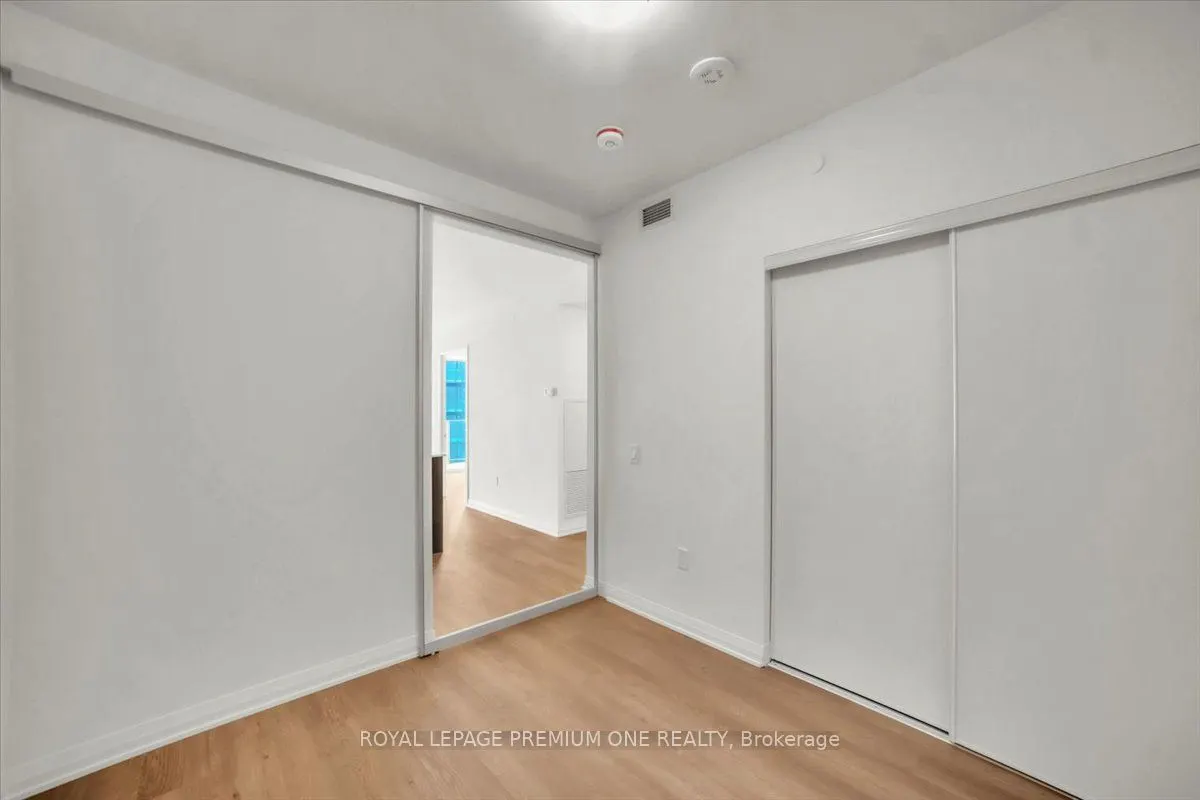 8960 Jane Street, #2102