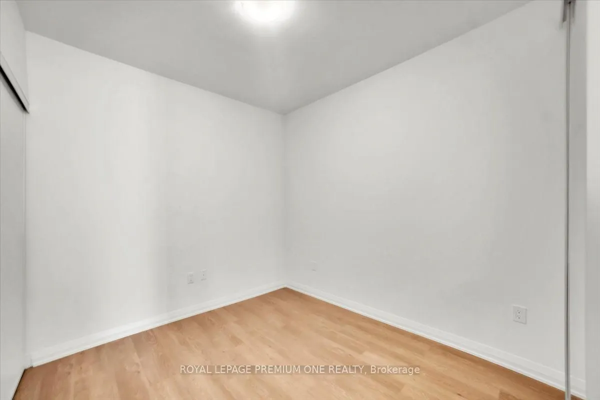 8960 Jane Street, #2102