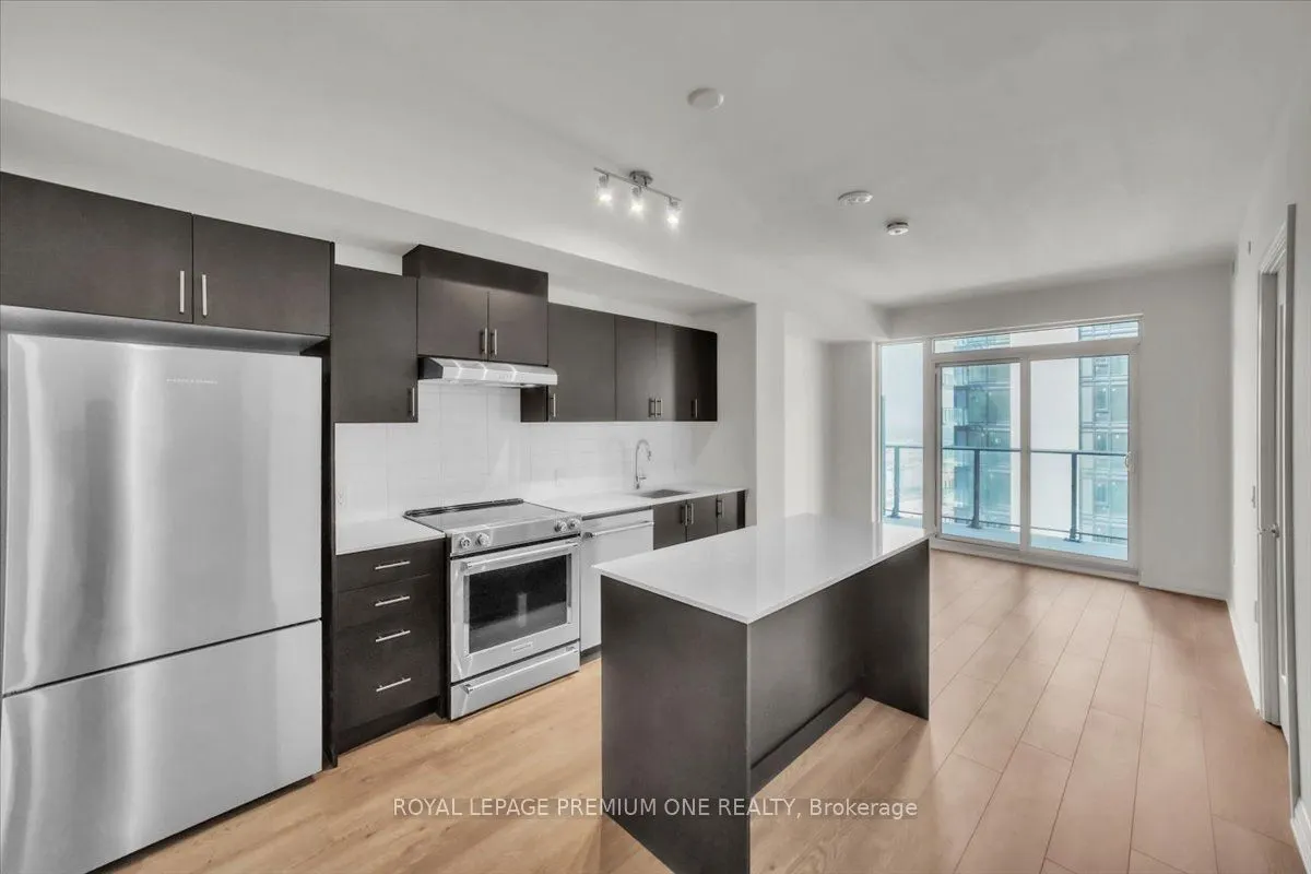 8960 Jane Street, #2102