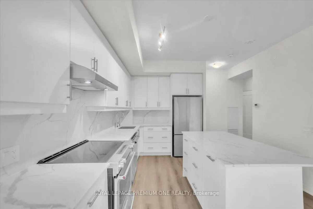8960 Jane Street, #2103