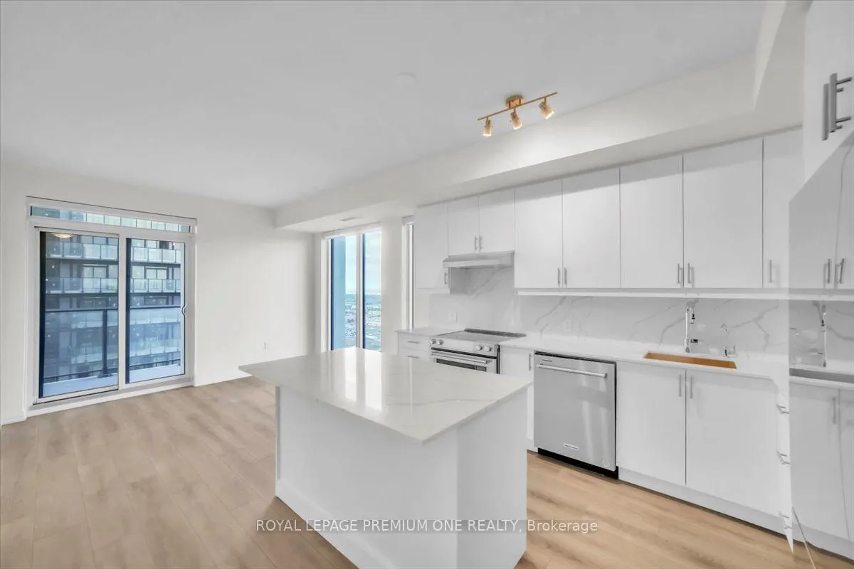 8960 Jane Street, #2103