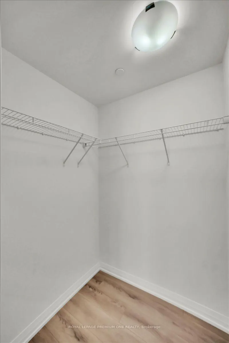 8960 Jane Street, #2103