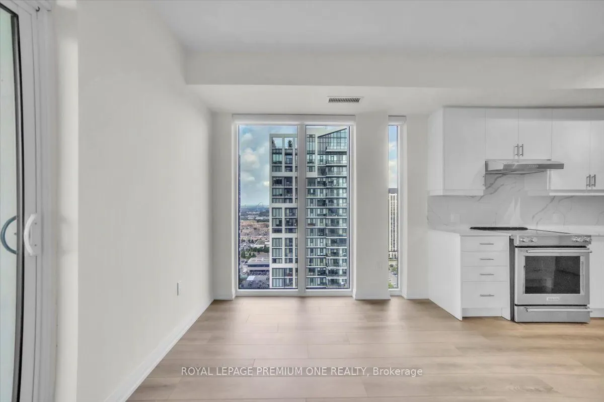 8960 Jane Street, #2103