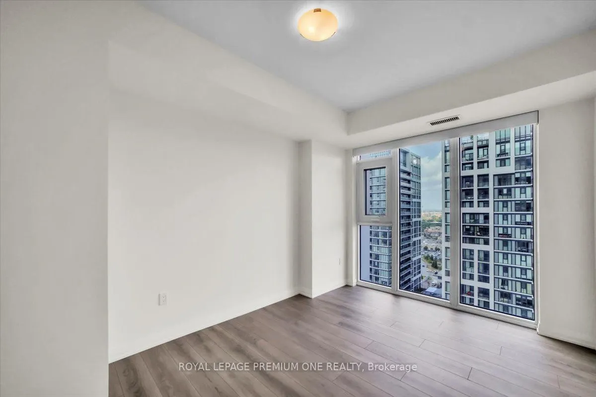8960 Jane Street, #2103