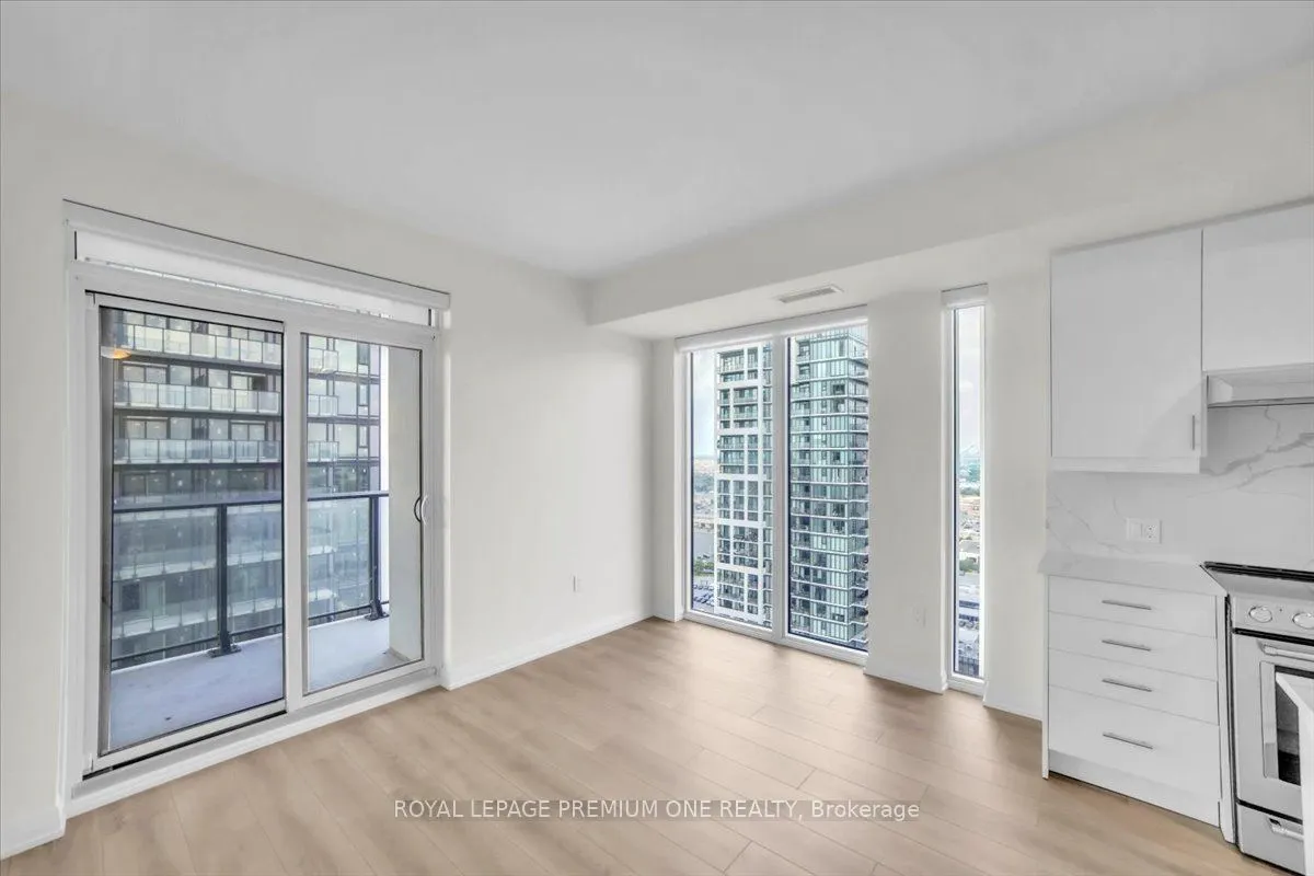 8960 Jane Street, #2103