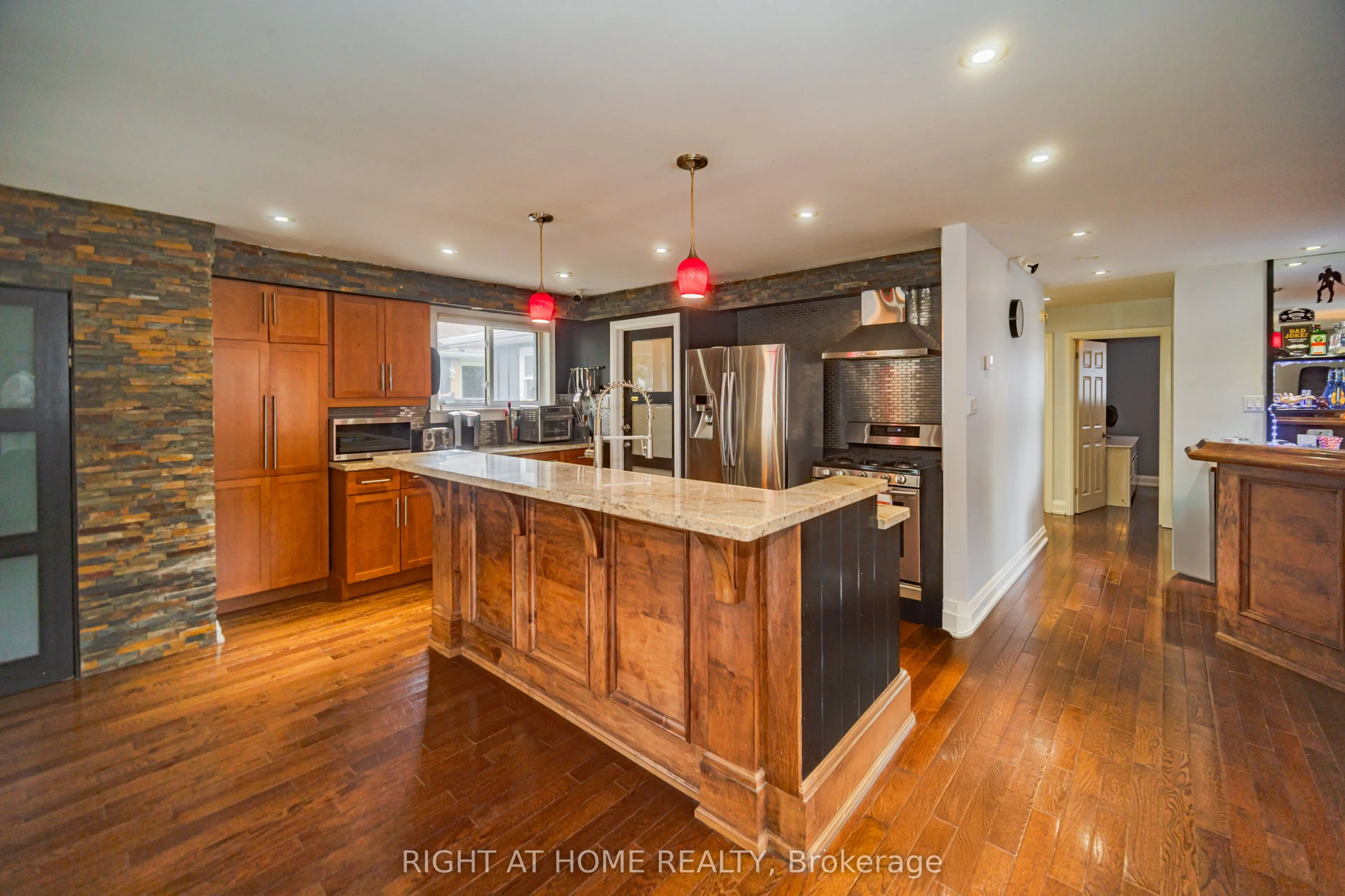 4 Devins Drive
