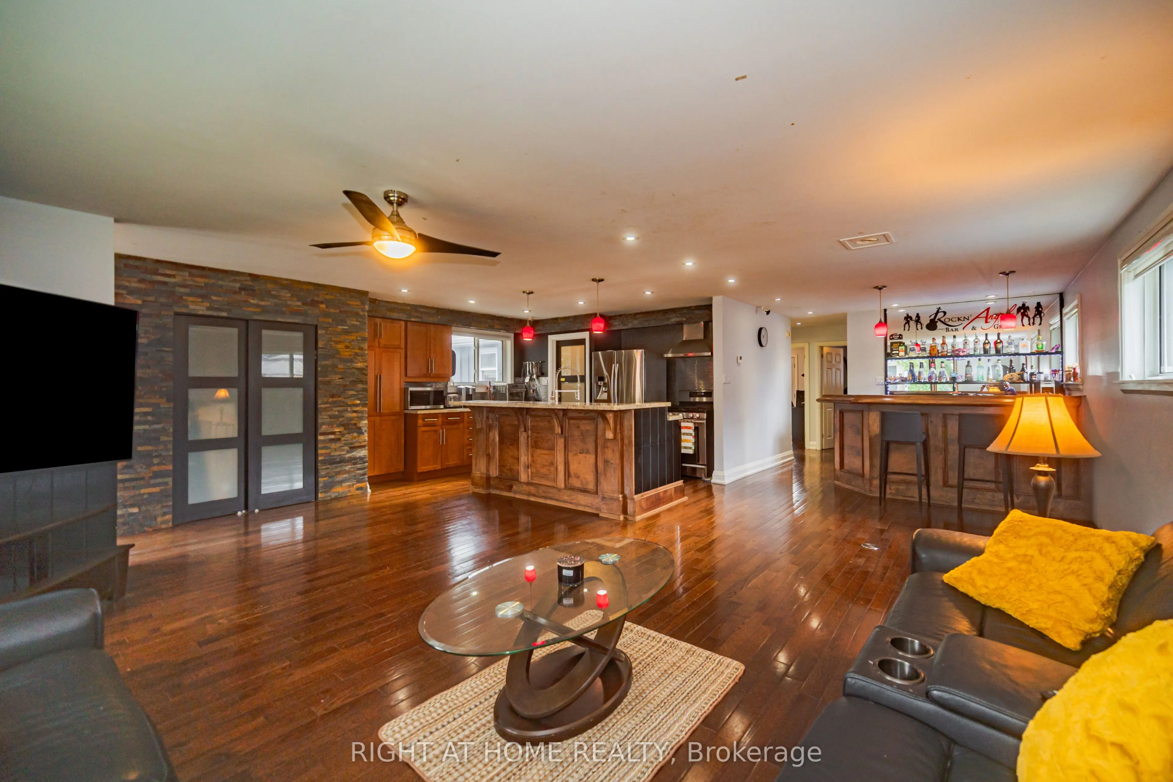 4 Devins Drive