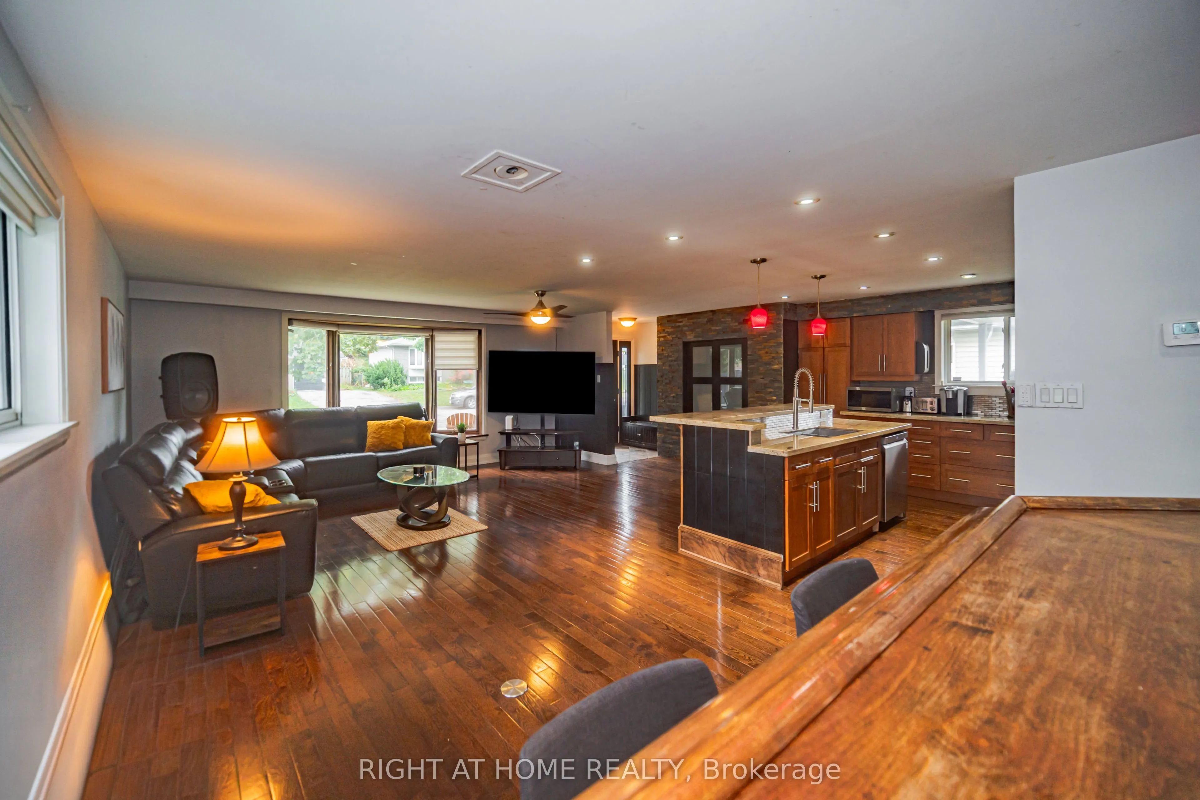 4 Devins Drive