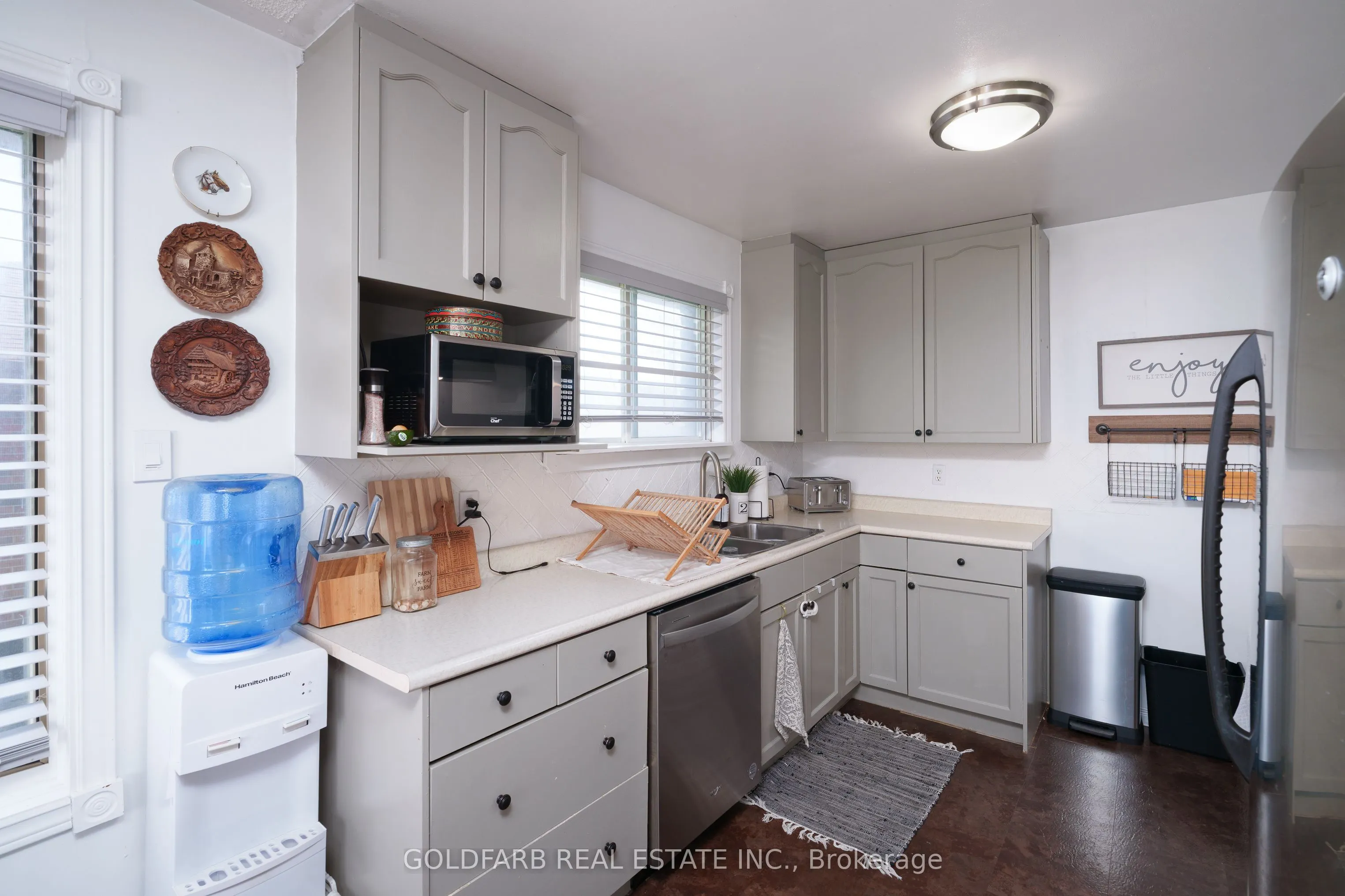 1635 Innisfil Beach Road