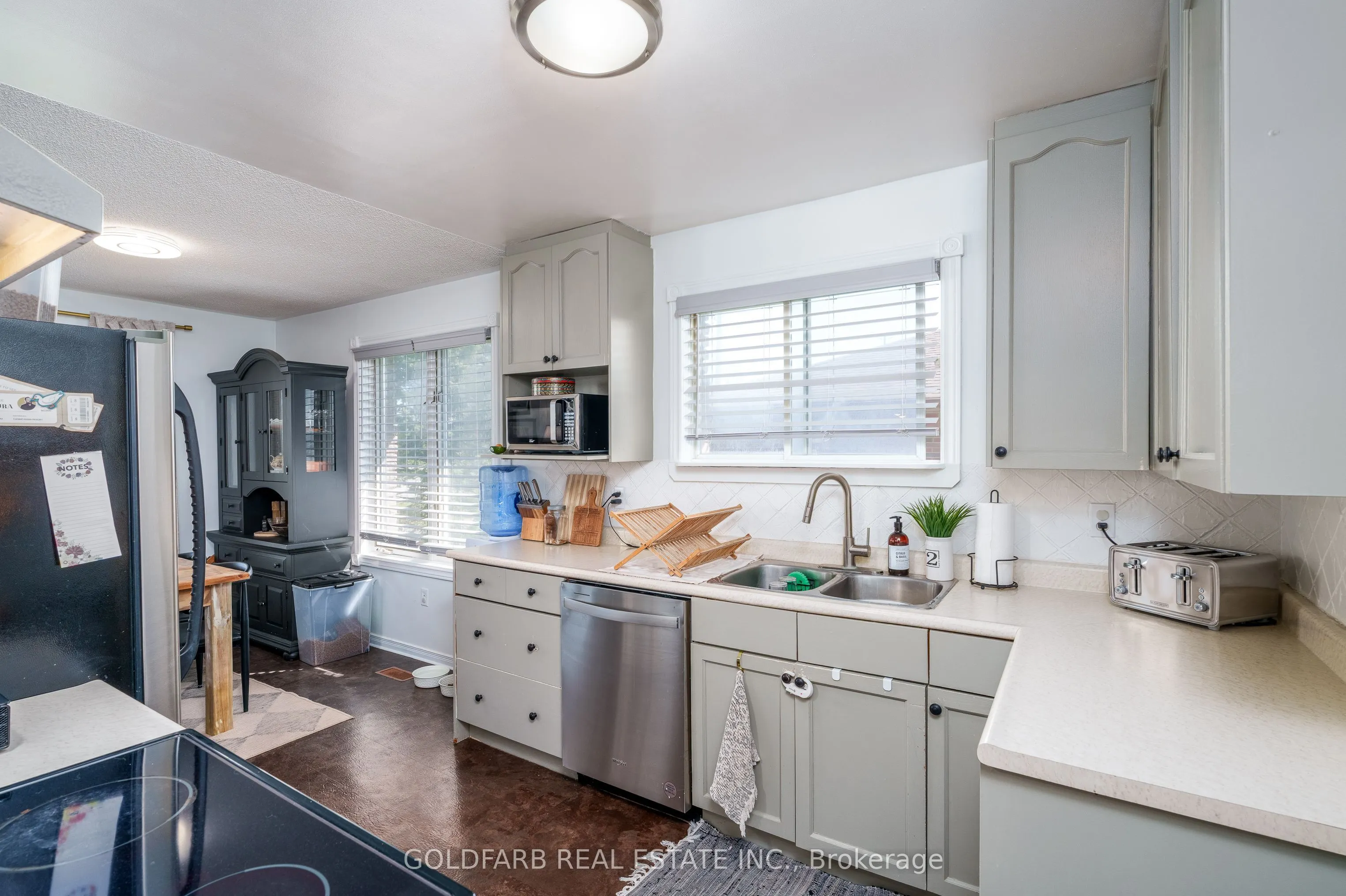 1635 Innisfil Beach Road