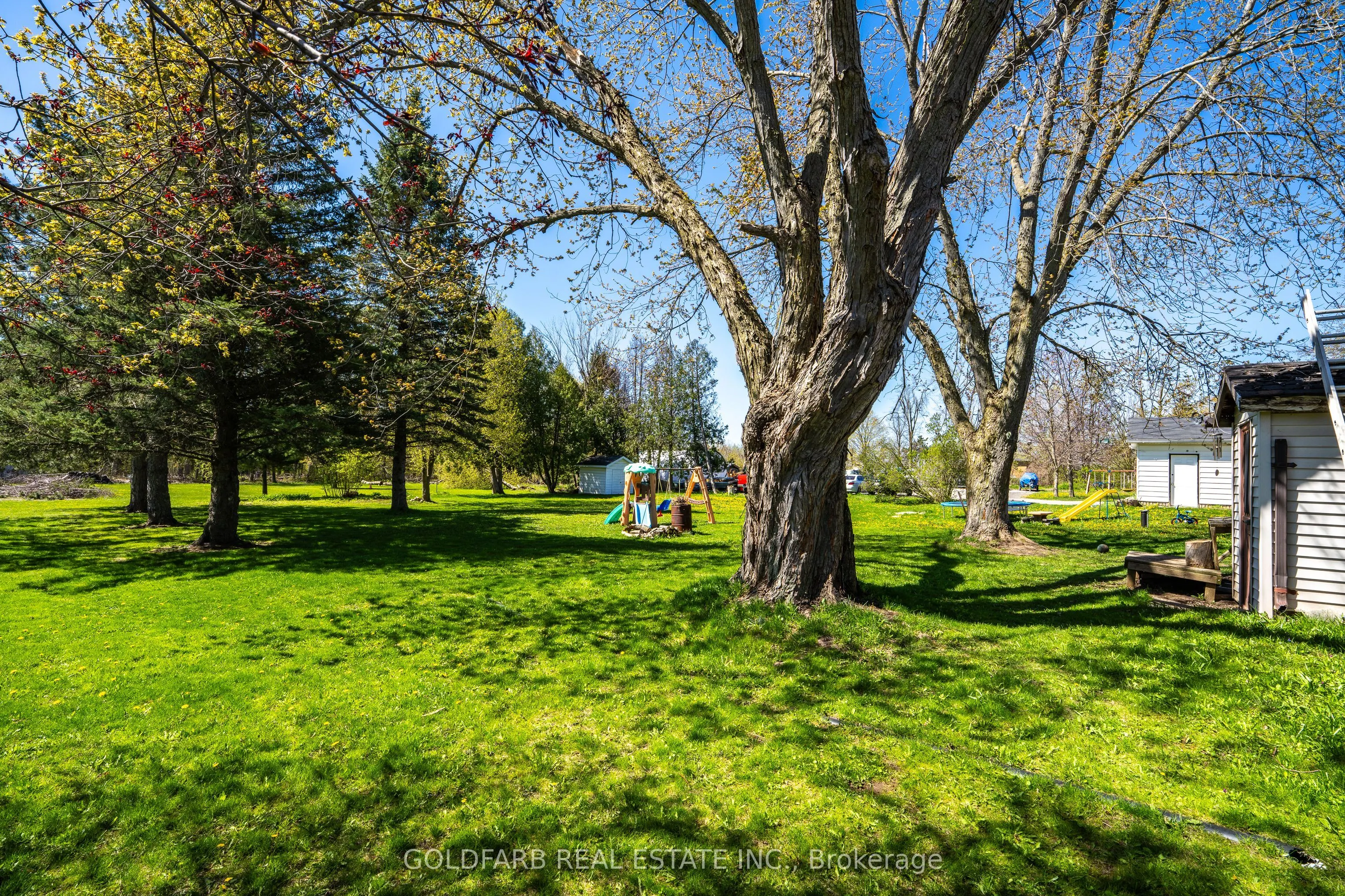 1635 Innisfil Beach Road
