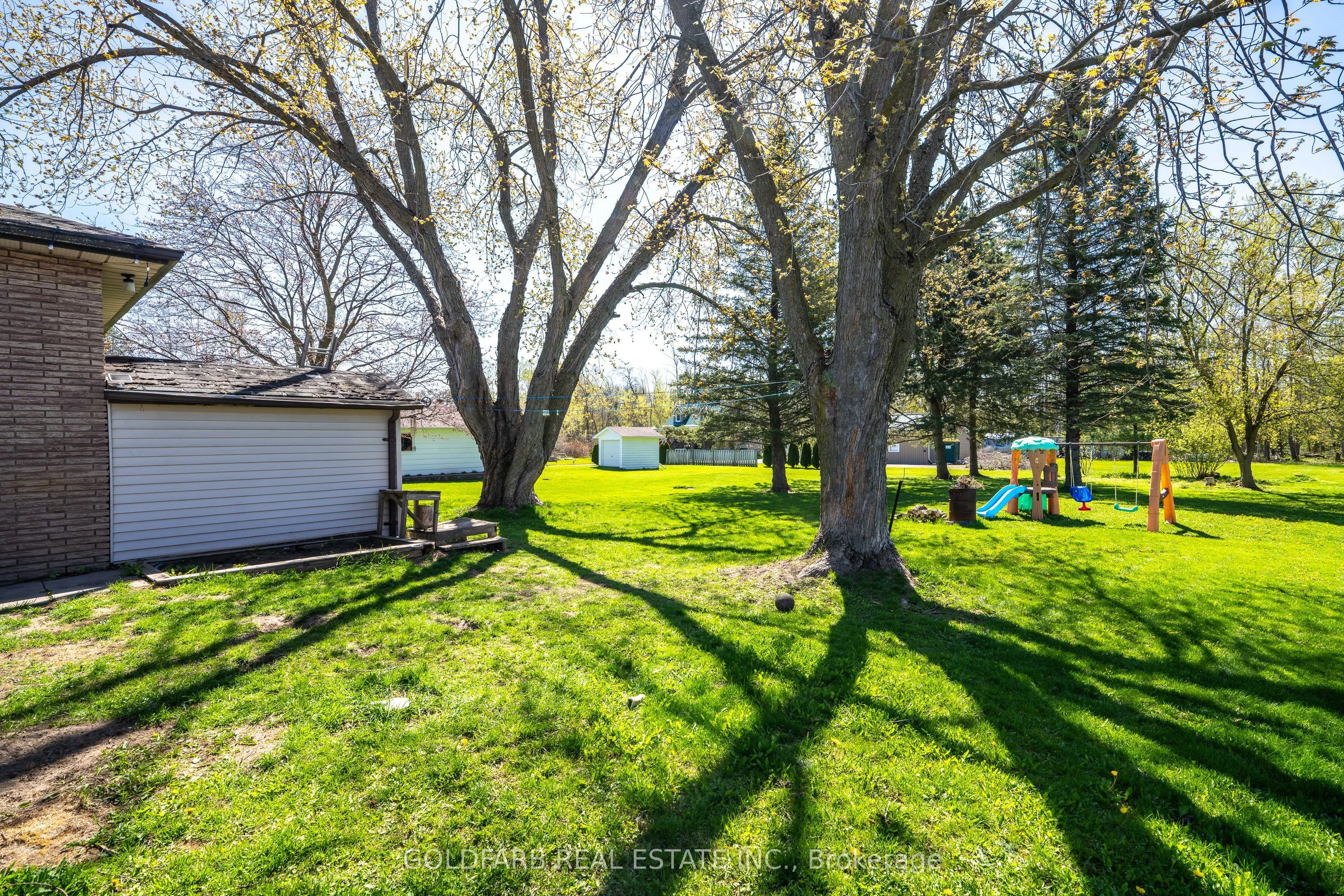 1635 Innisfil Beach Road