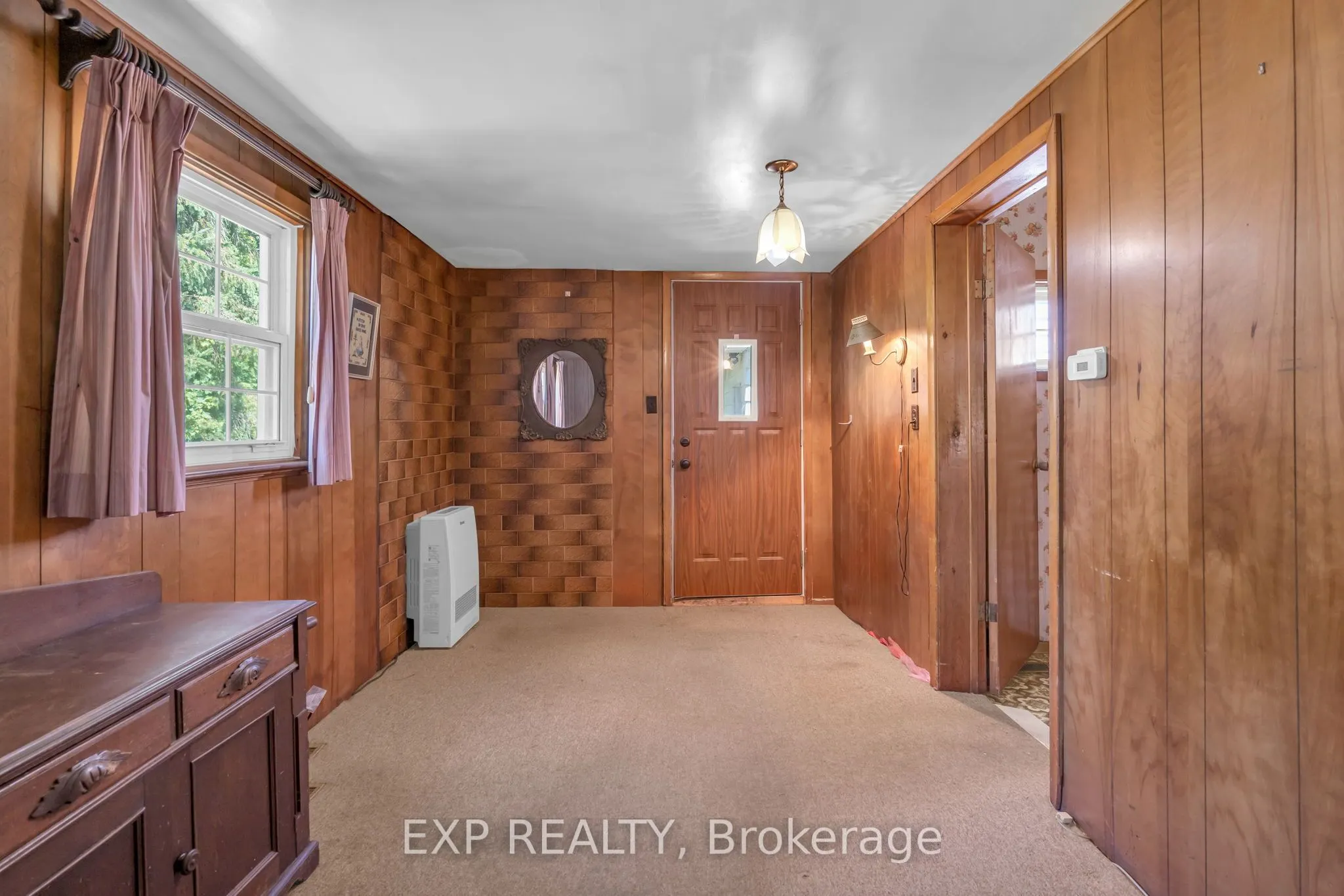 39 River Street W