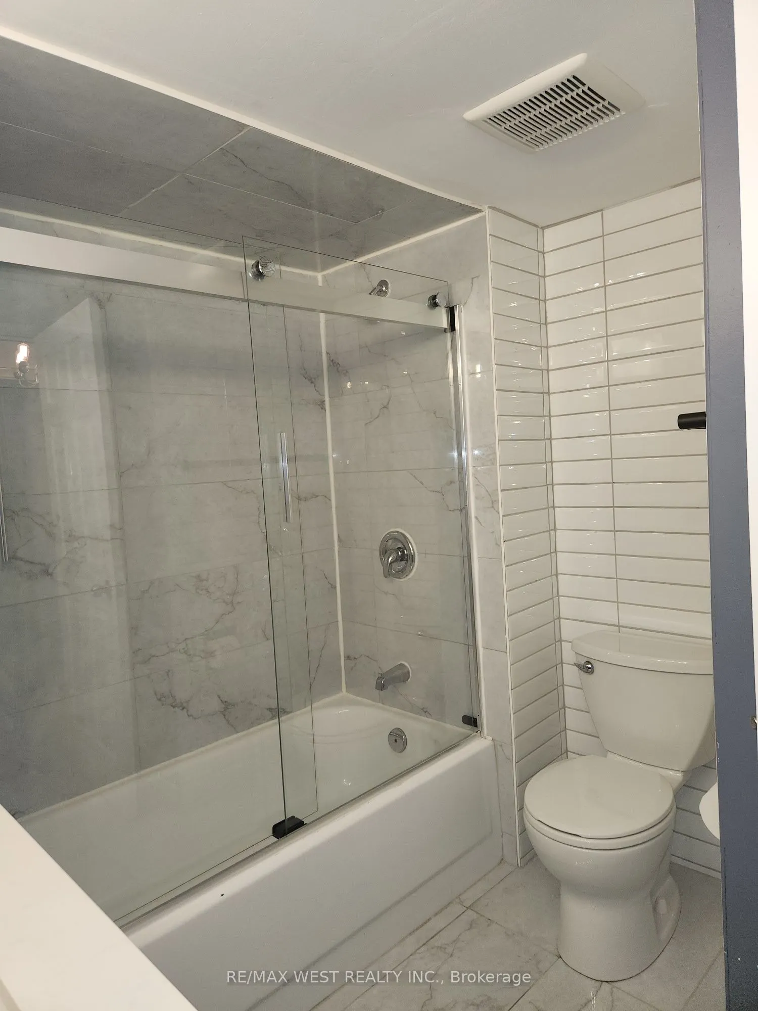 309 Major Mackenzie Drive, #513
