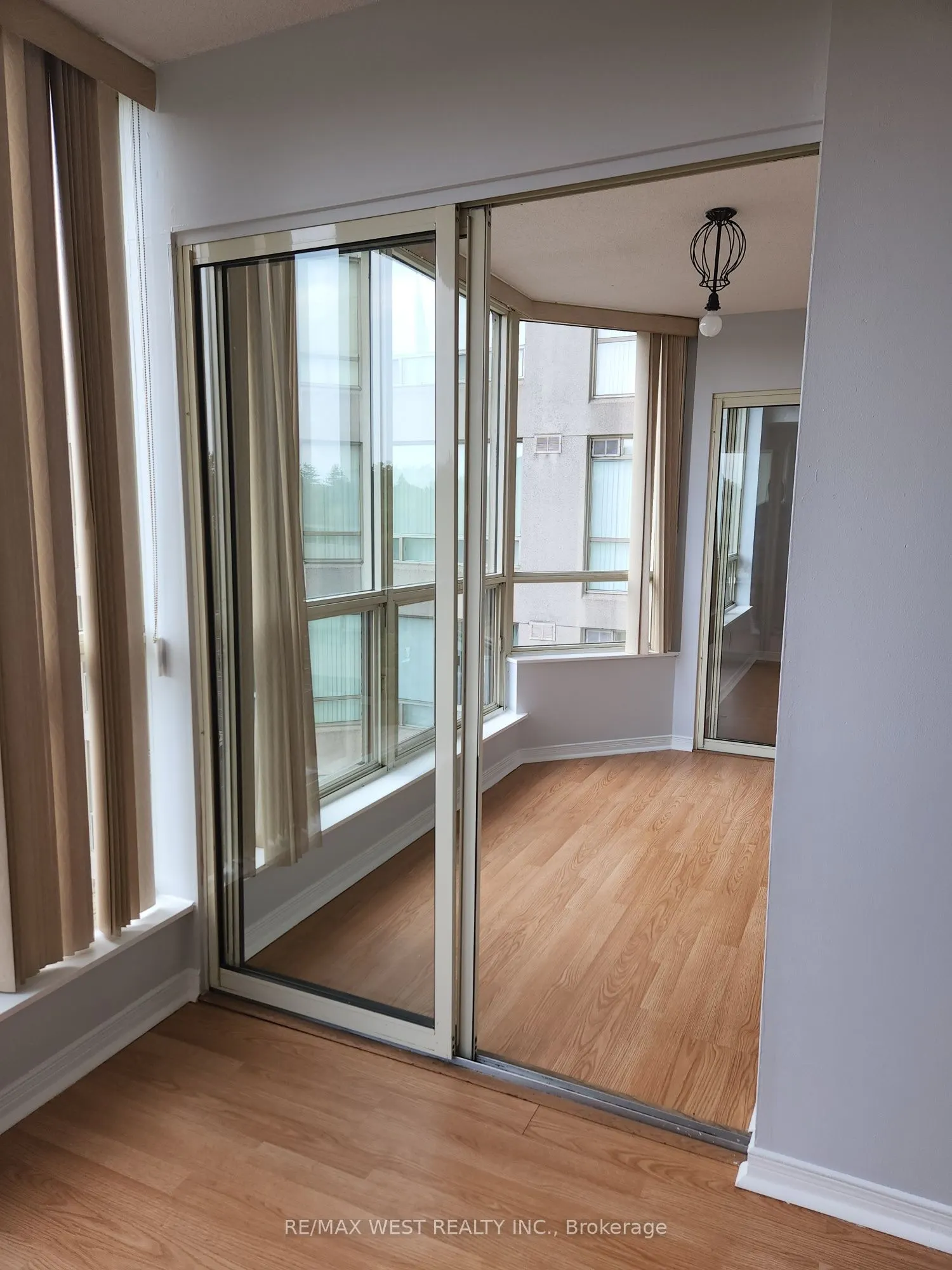 309 Major Mackenzie Drive, #513