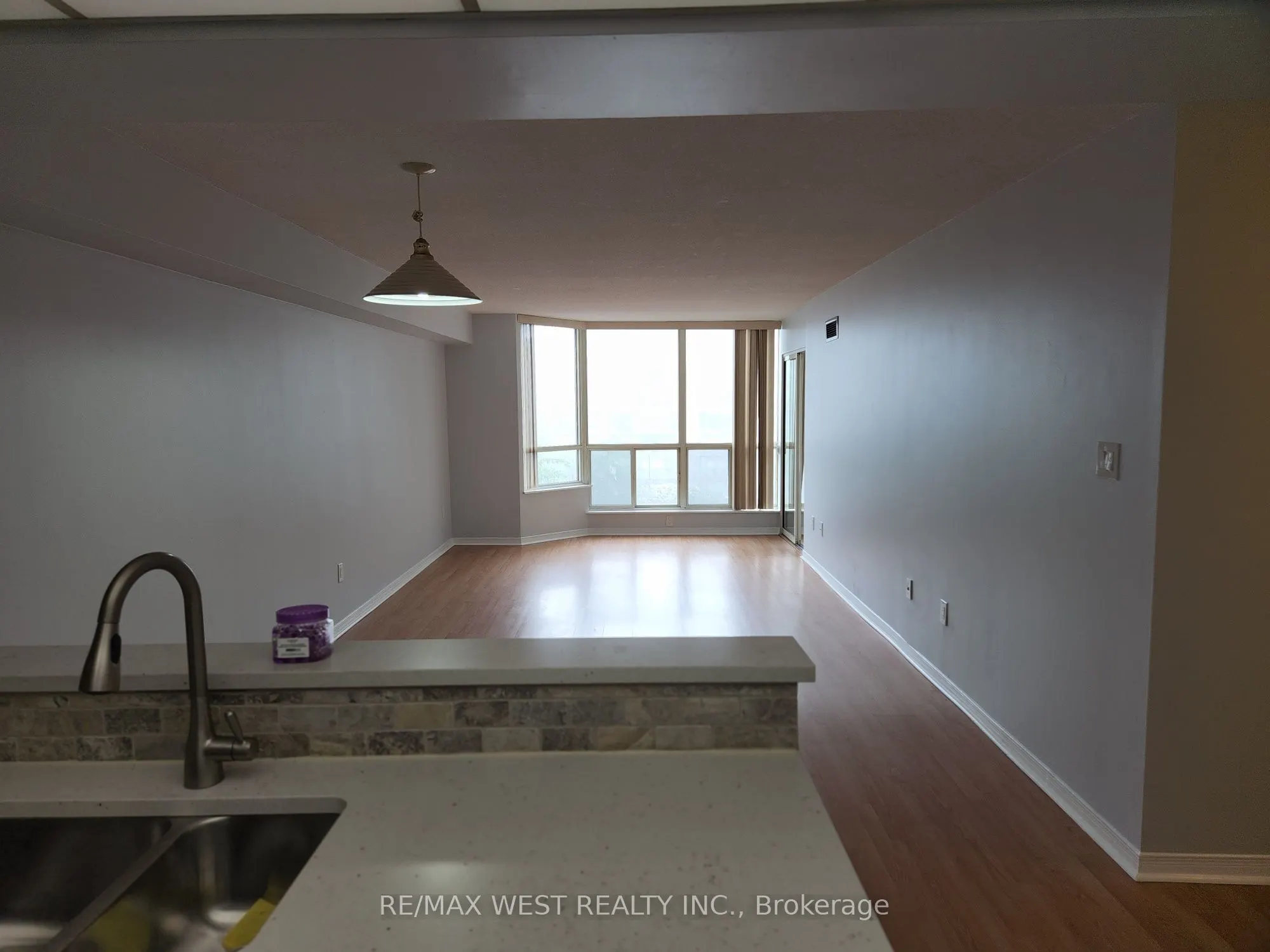 309 Major Mackenzie Drive, #513