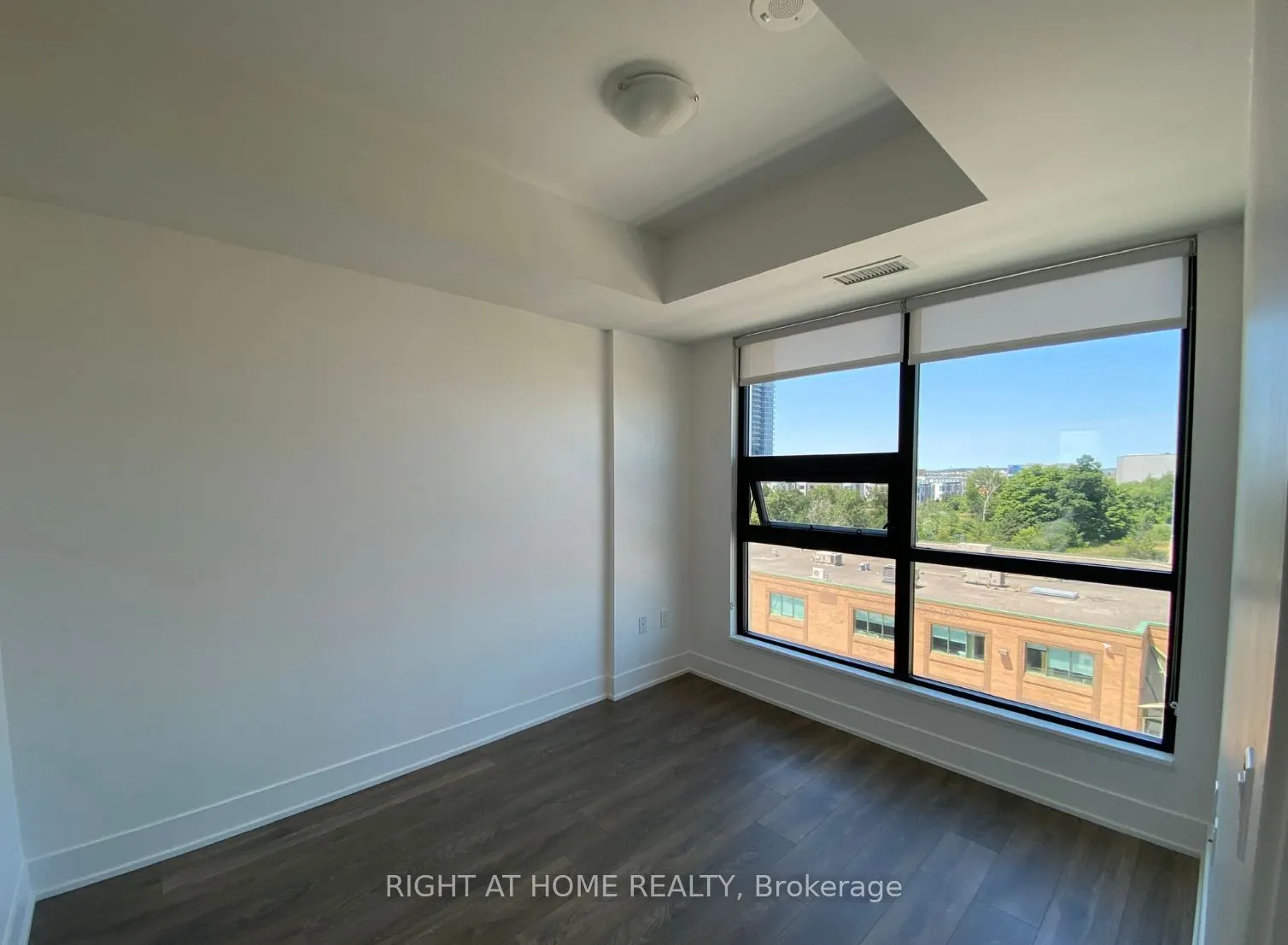 2916 Highway 7 Road W, #411