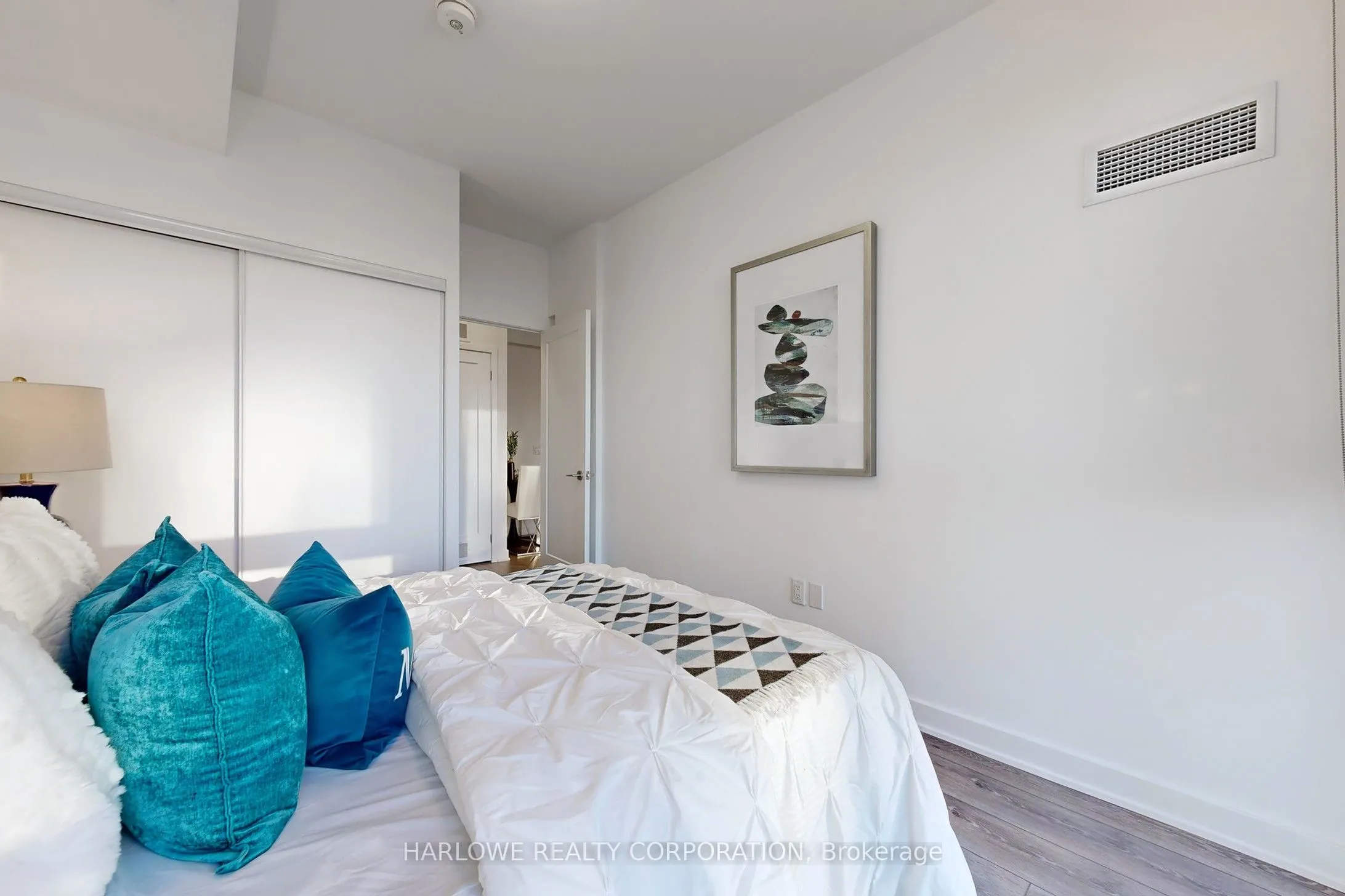 95 Oneida Crescent, #1706
